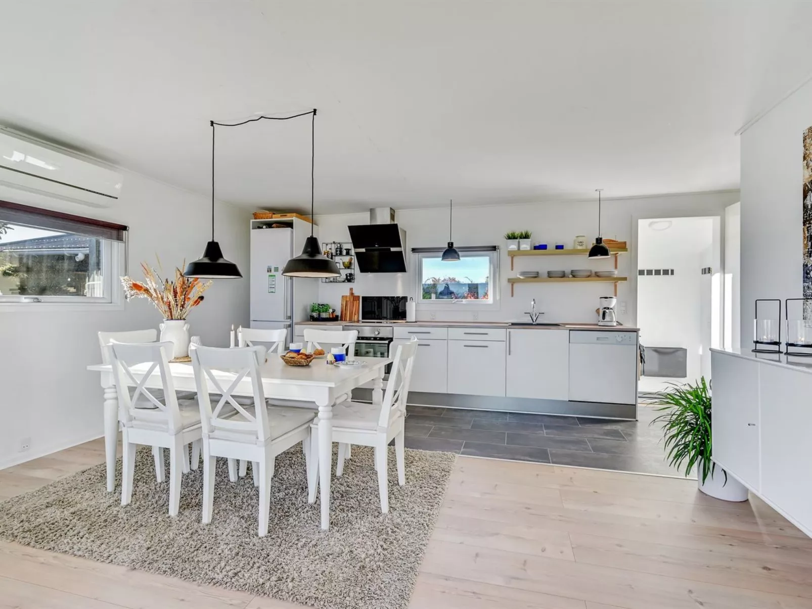 "Elfrede" - 600m from the sea-Drinnen