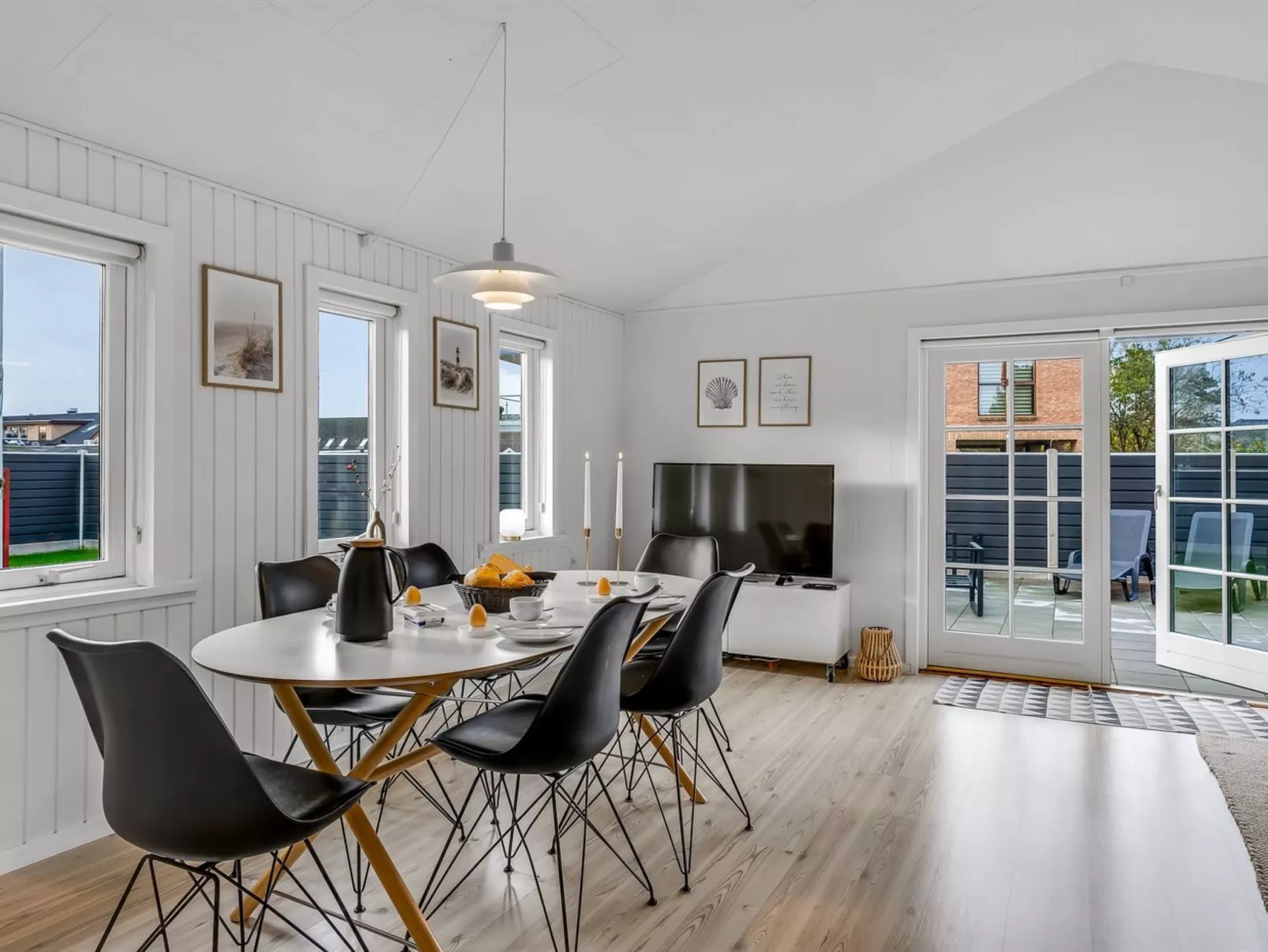 "Aila" - 1.4km from the sea-Drinnen