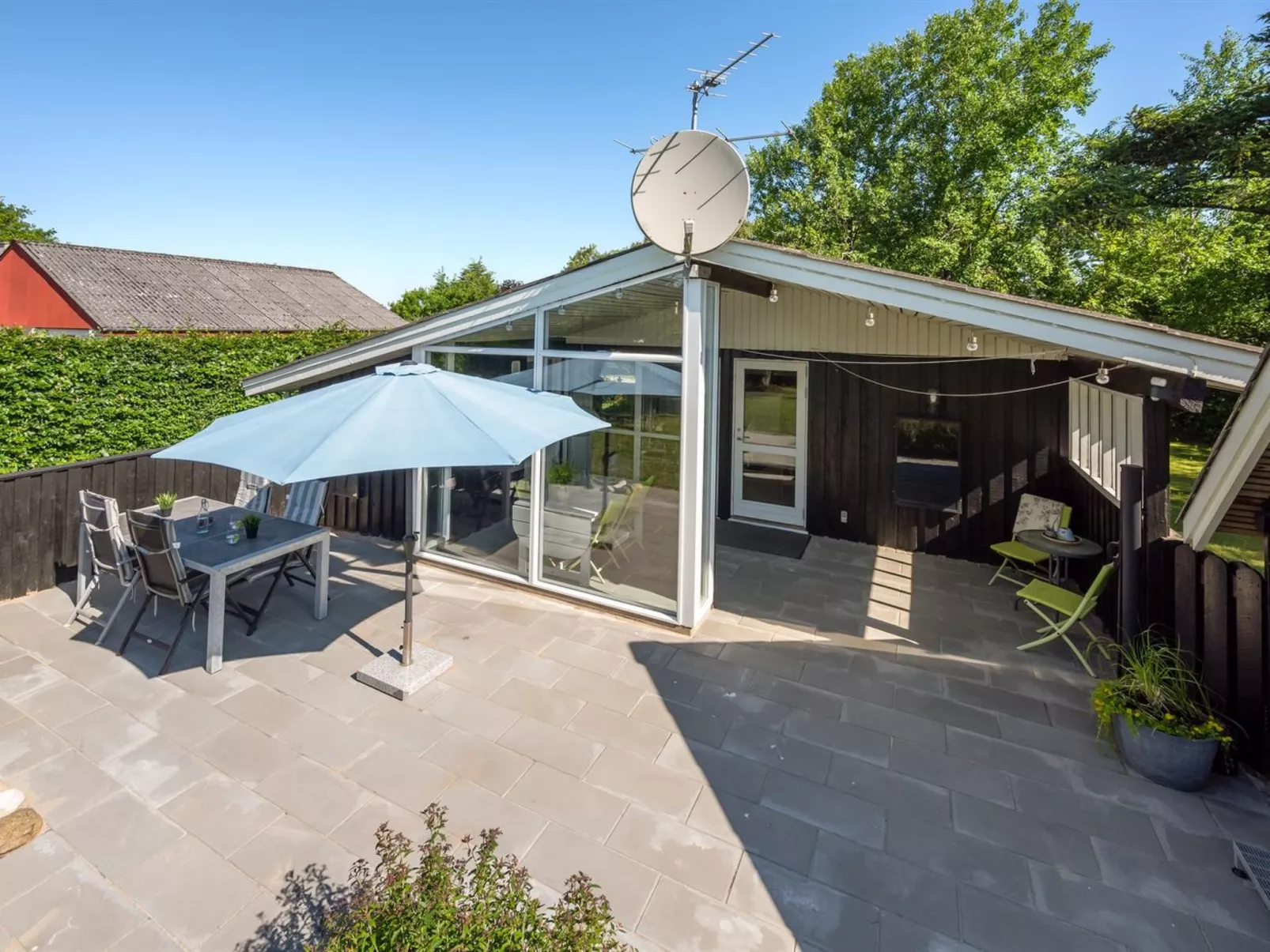 "Raisa" - 200m to the fjord-Outside