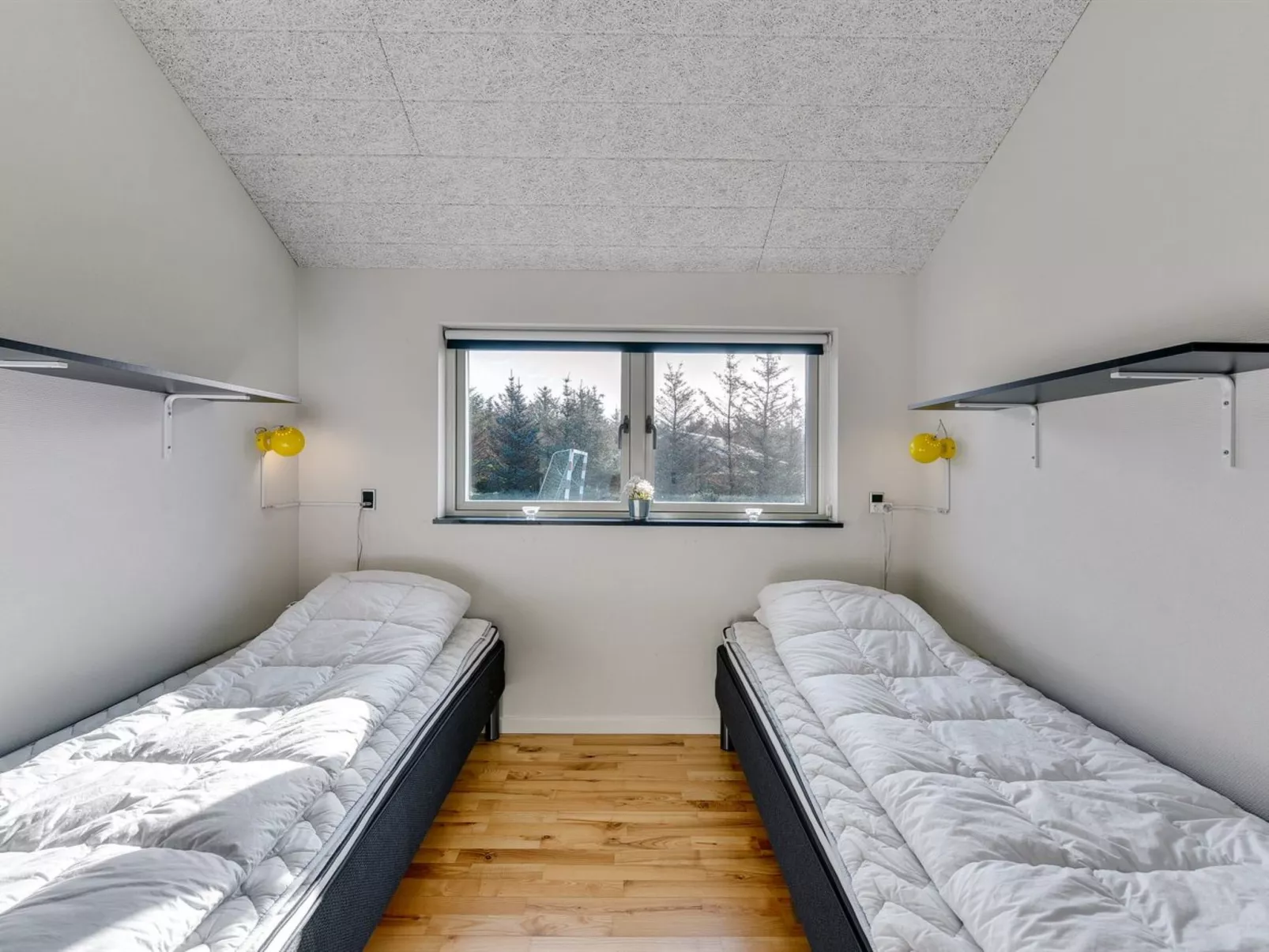 "Faye" - 600m from the sea-Inside