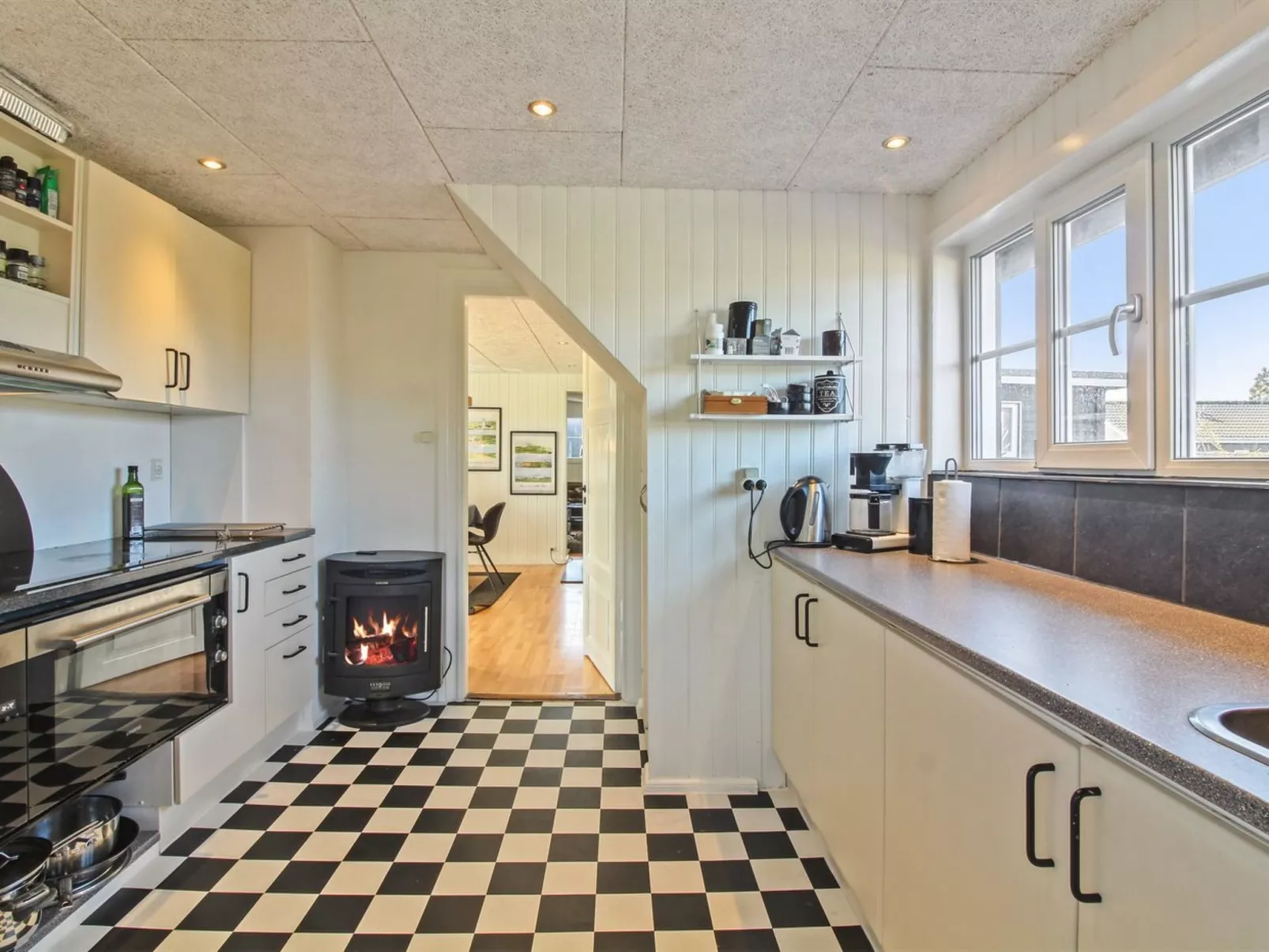 "Janakij" - 475m from the sea-Drinnen