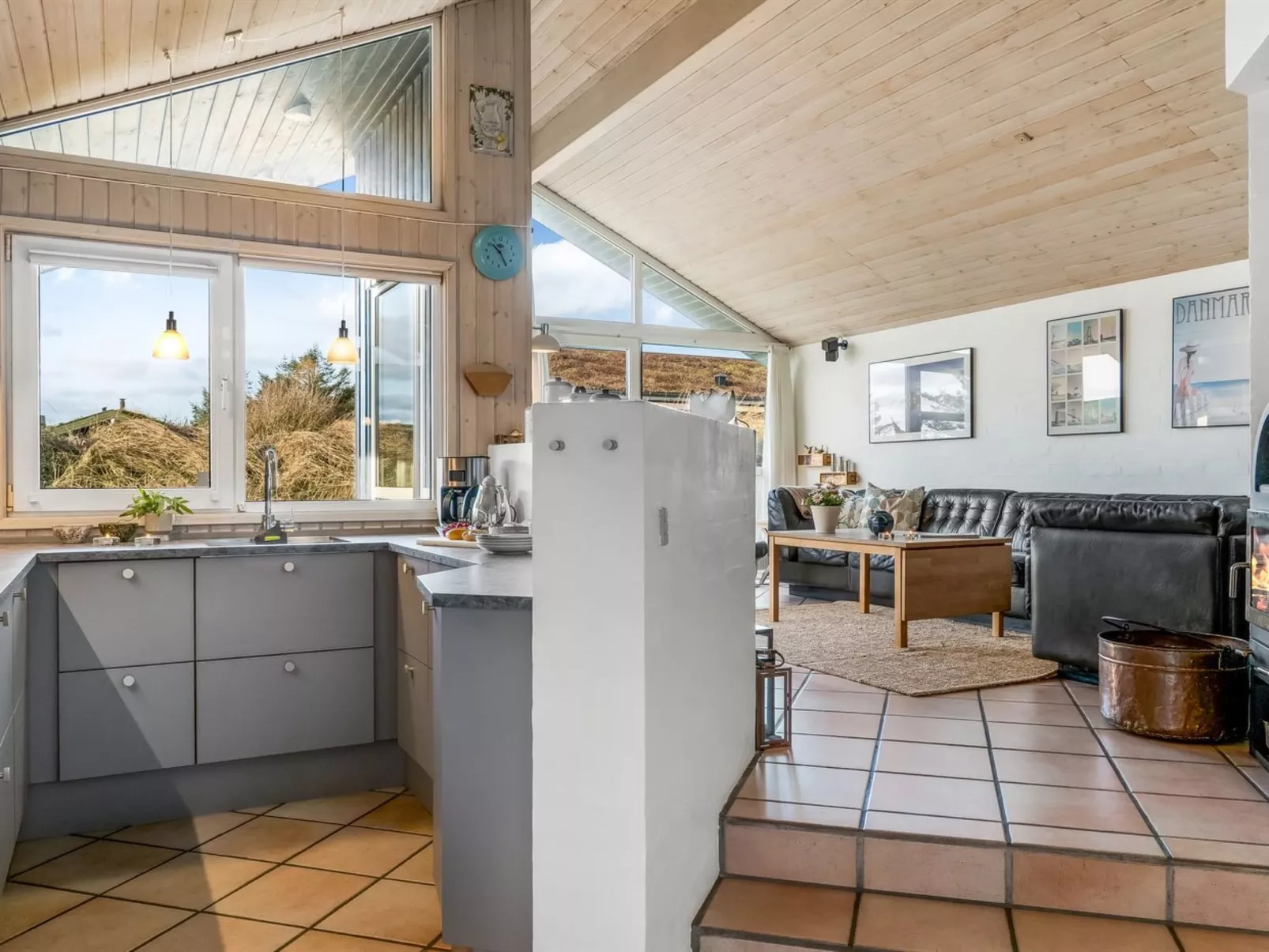 "Alrune" - 800m from the sea-Drinnen