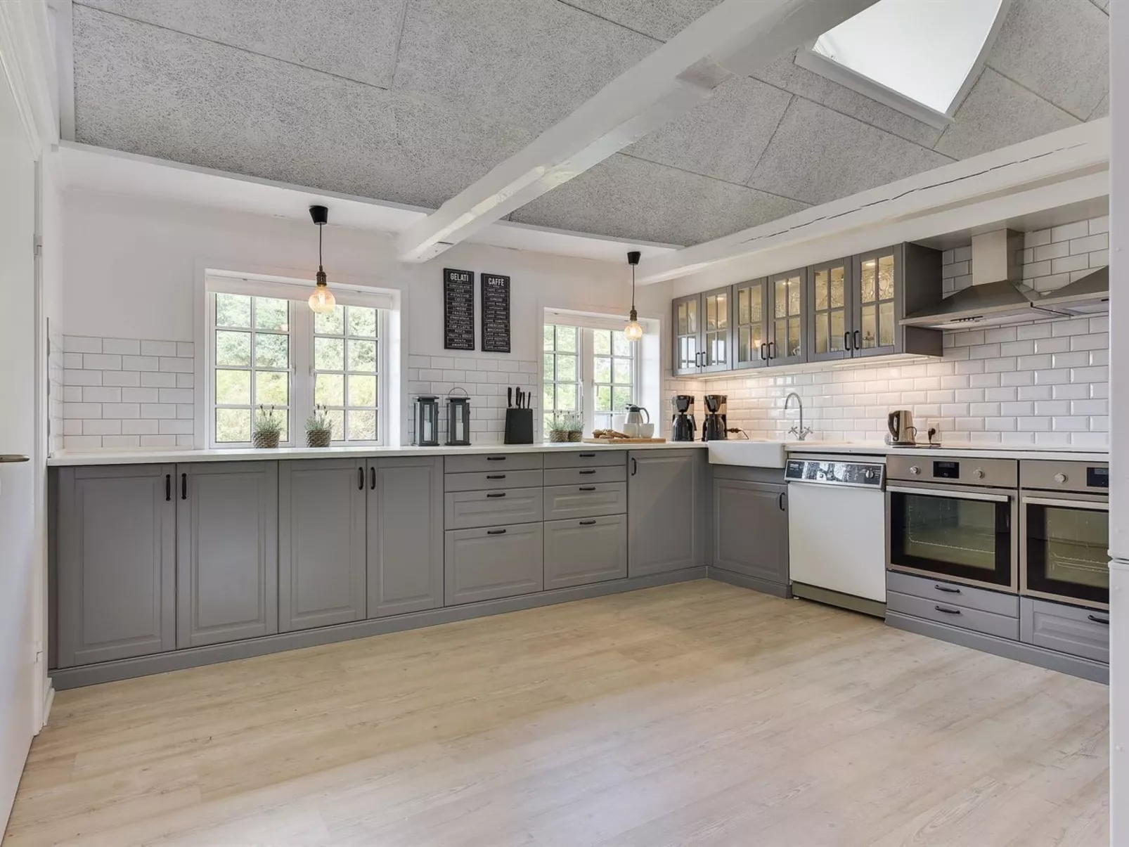 "Alitta" - 27km from the sea-Inside