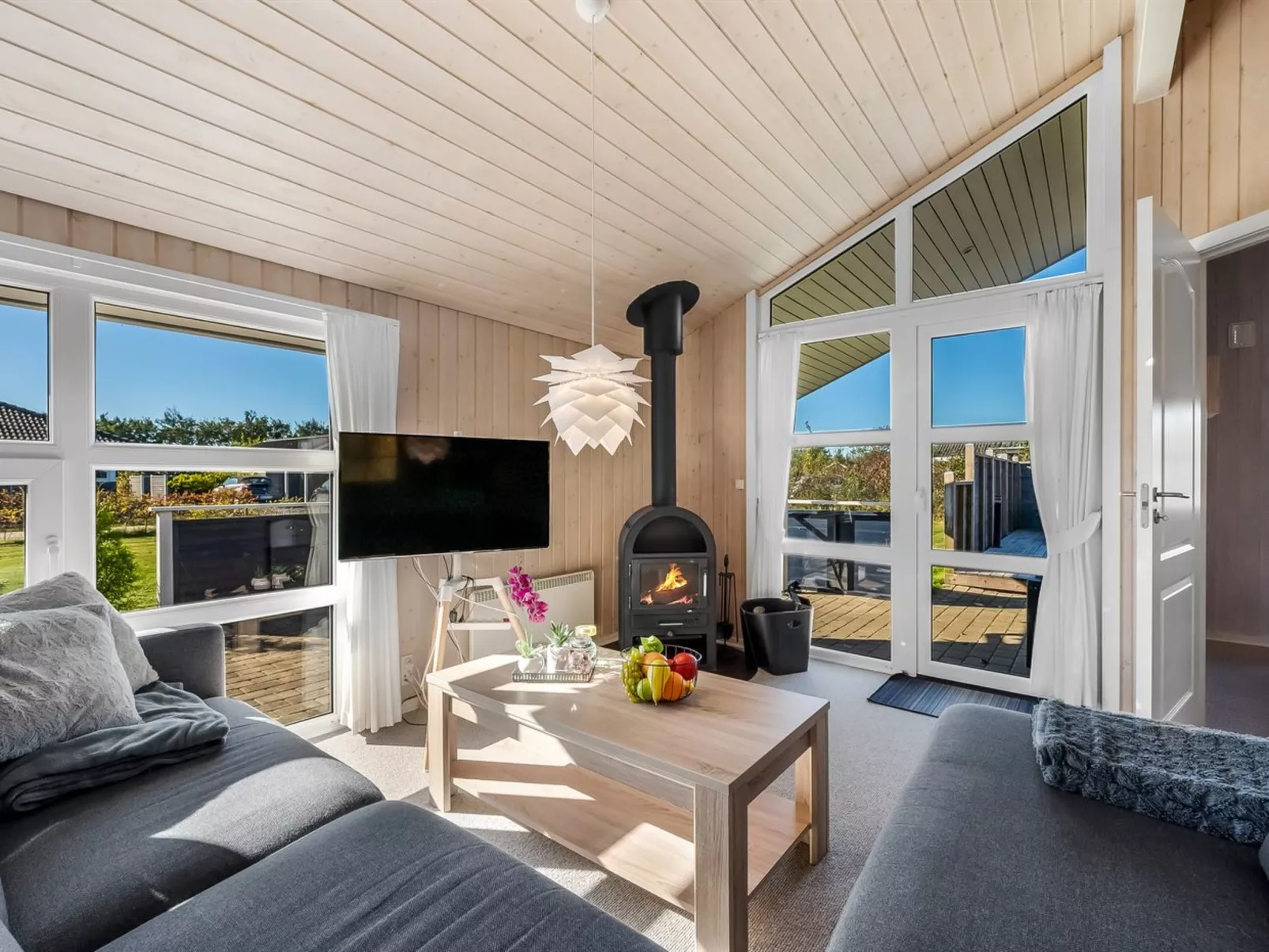 "Shalin" - 1.4km to the fjord-Dedans