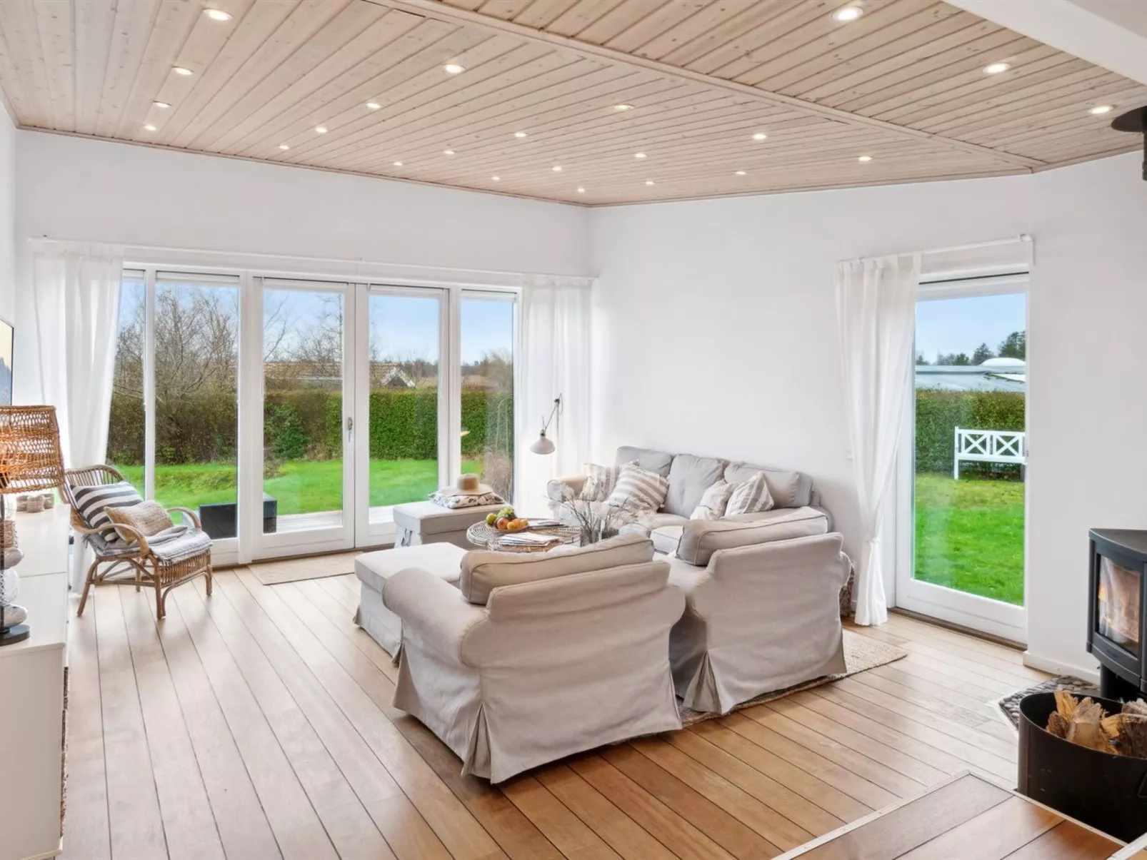 "Eero" - 175m to the fjord-Inside