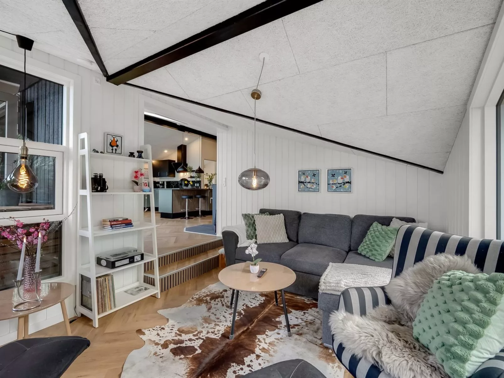 "Ronja" - 100m to the fjord-Dedans