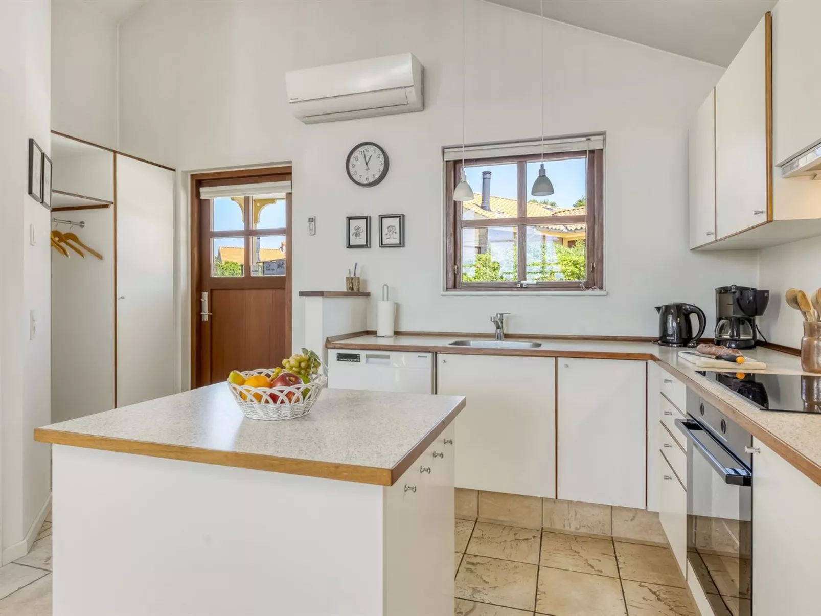 "Era" - 100m from the sea-Inside