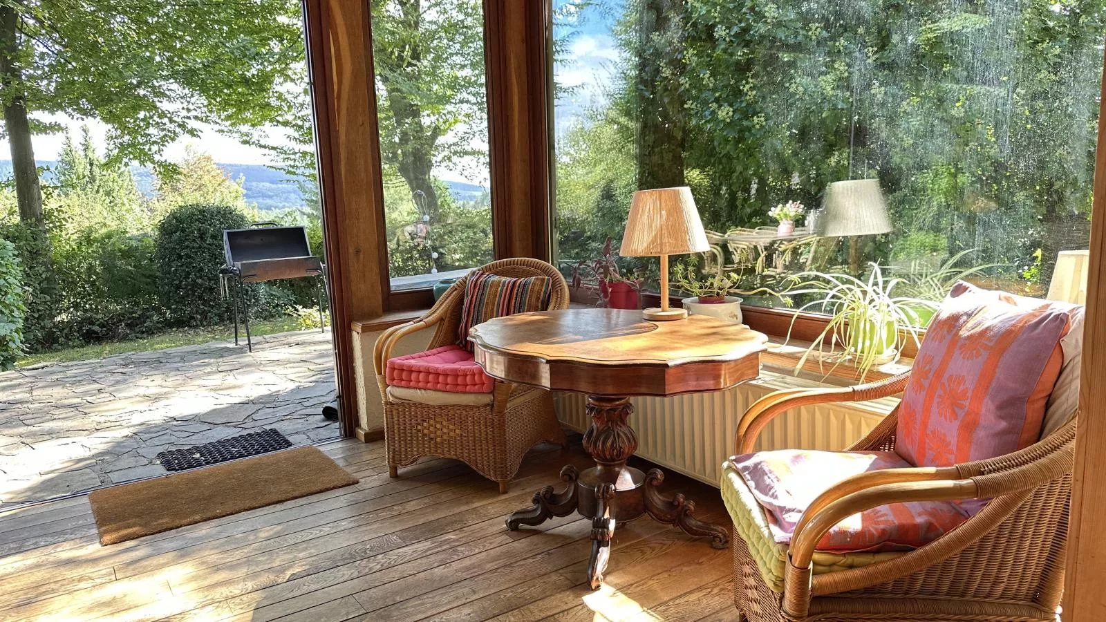 Boogie House-Living room