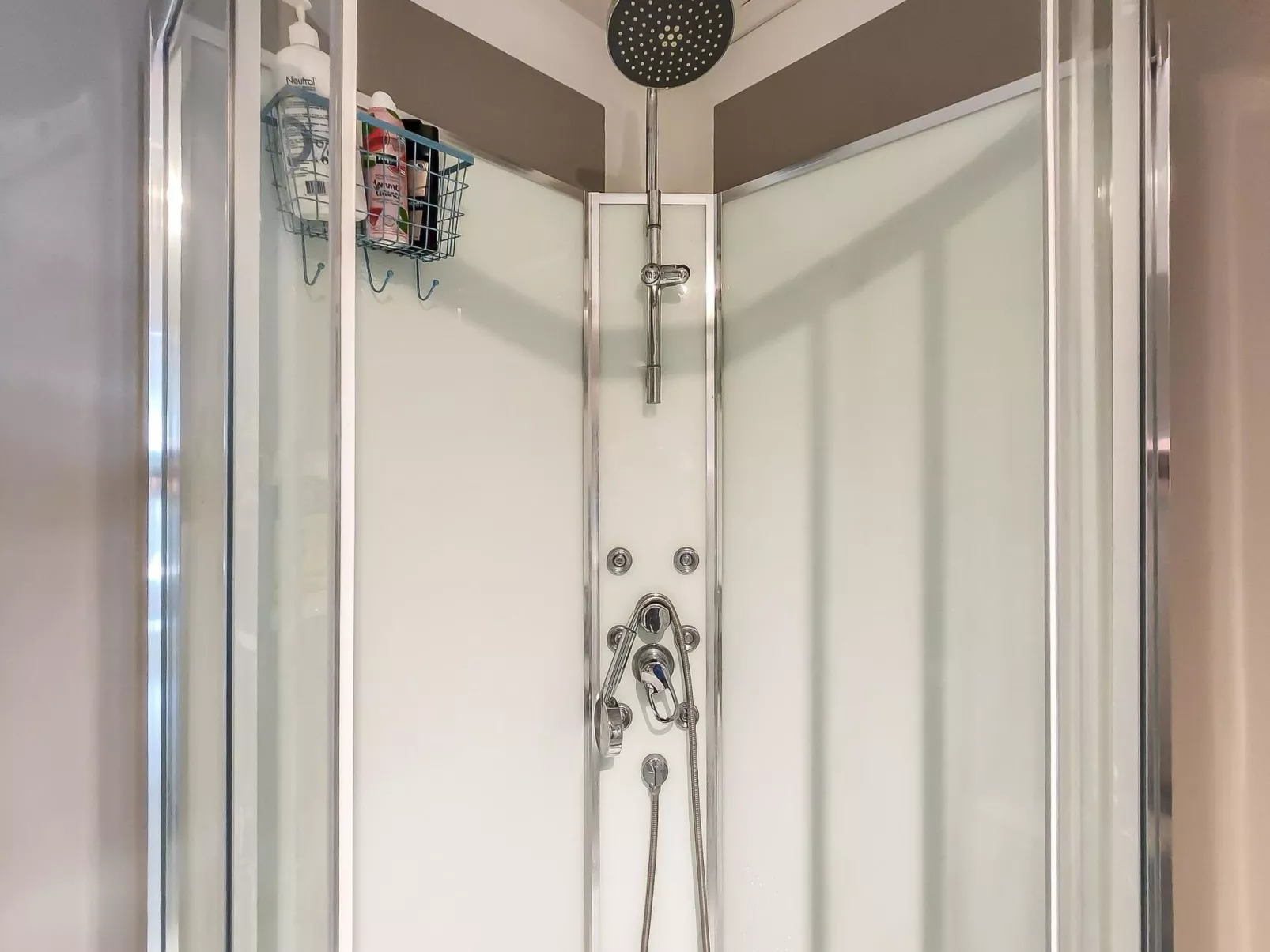 Den lilla röda stugan-Drinnen