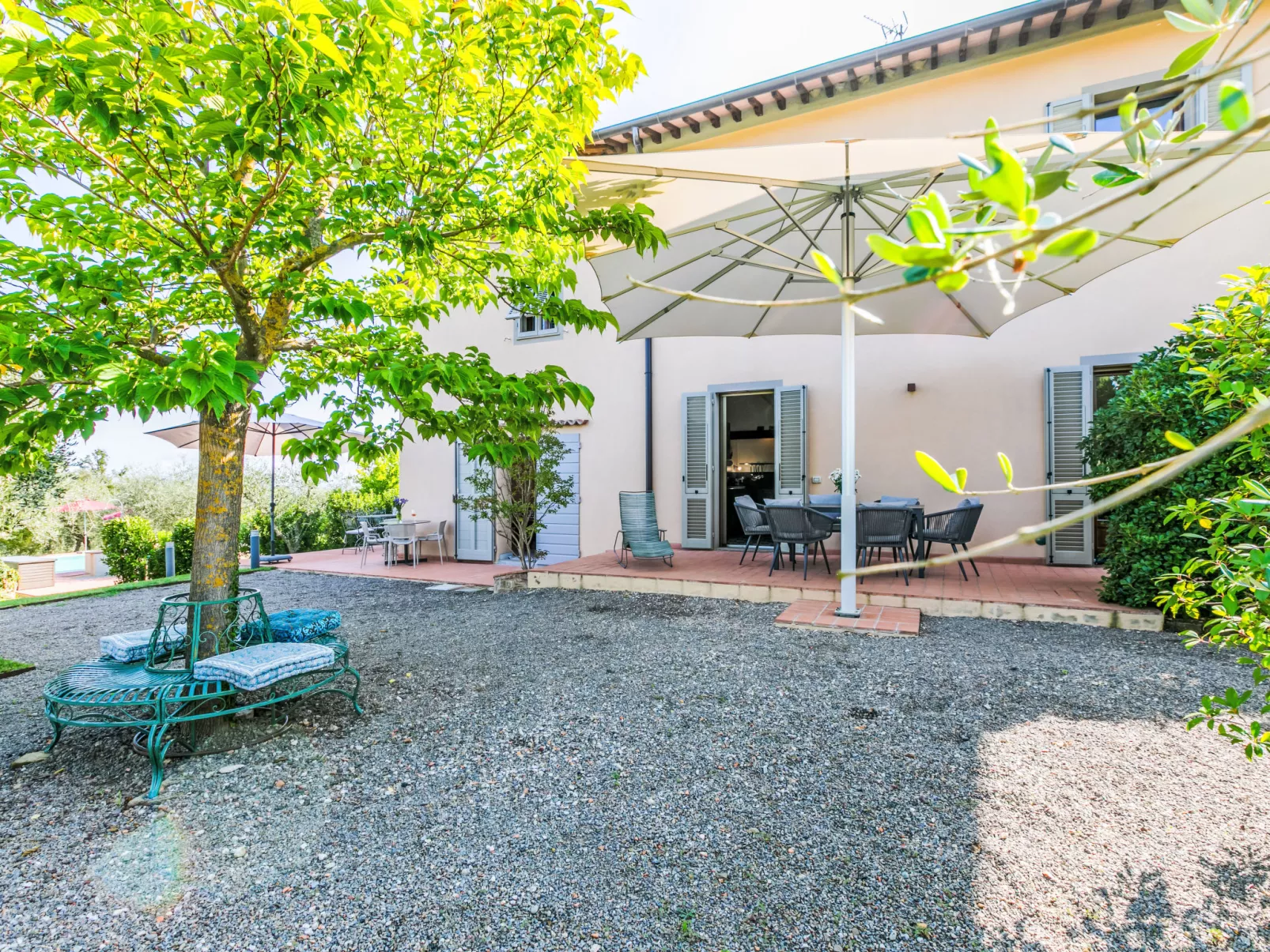 Vecchio Forno-Outside