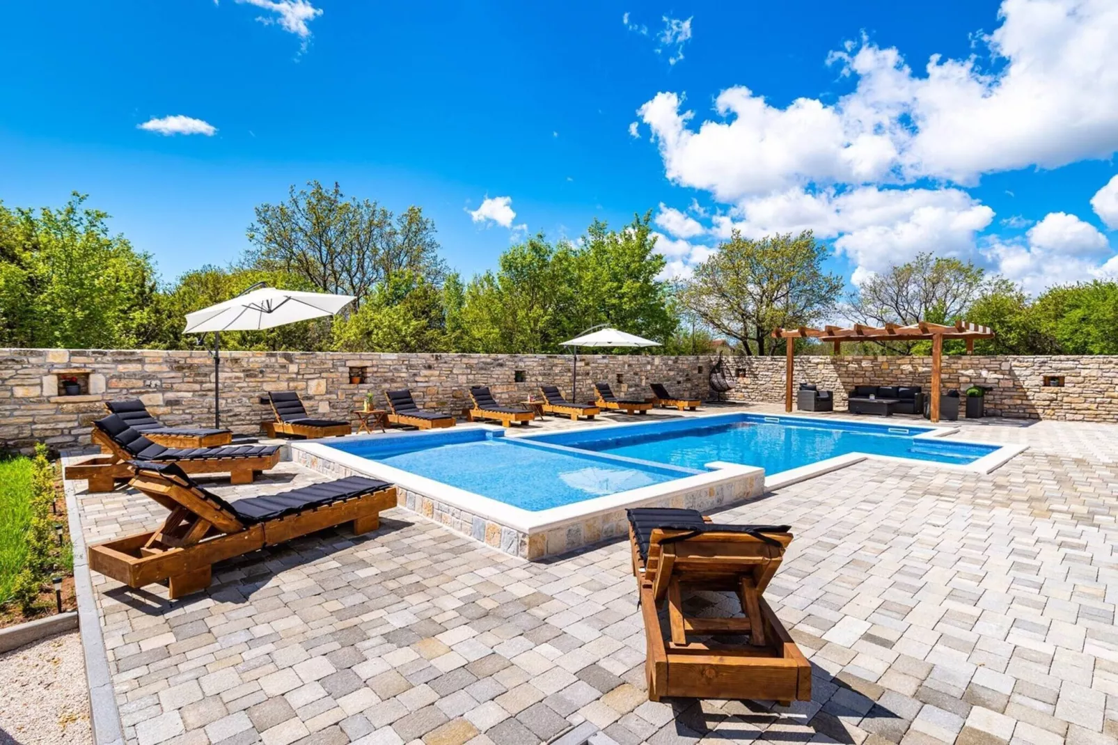 Luxury Villa Escape-Facilities