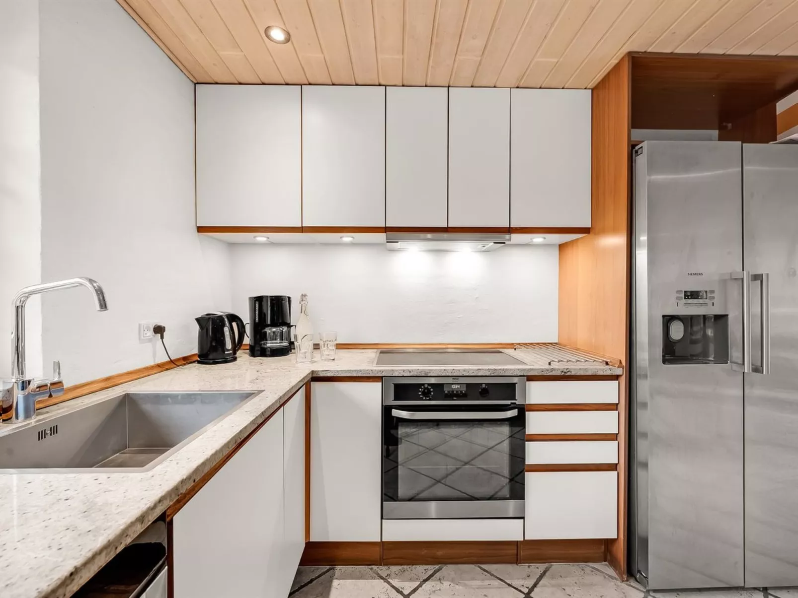 "Seppo" - 900m from the sea-Drinnen