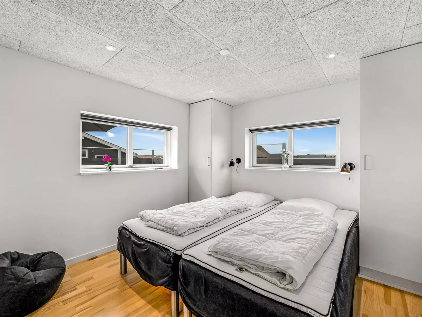 "Ennie" -  from the sea-Inside