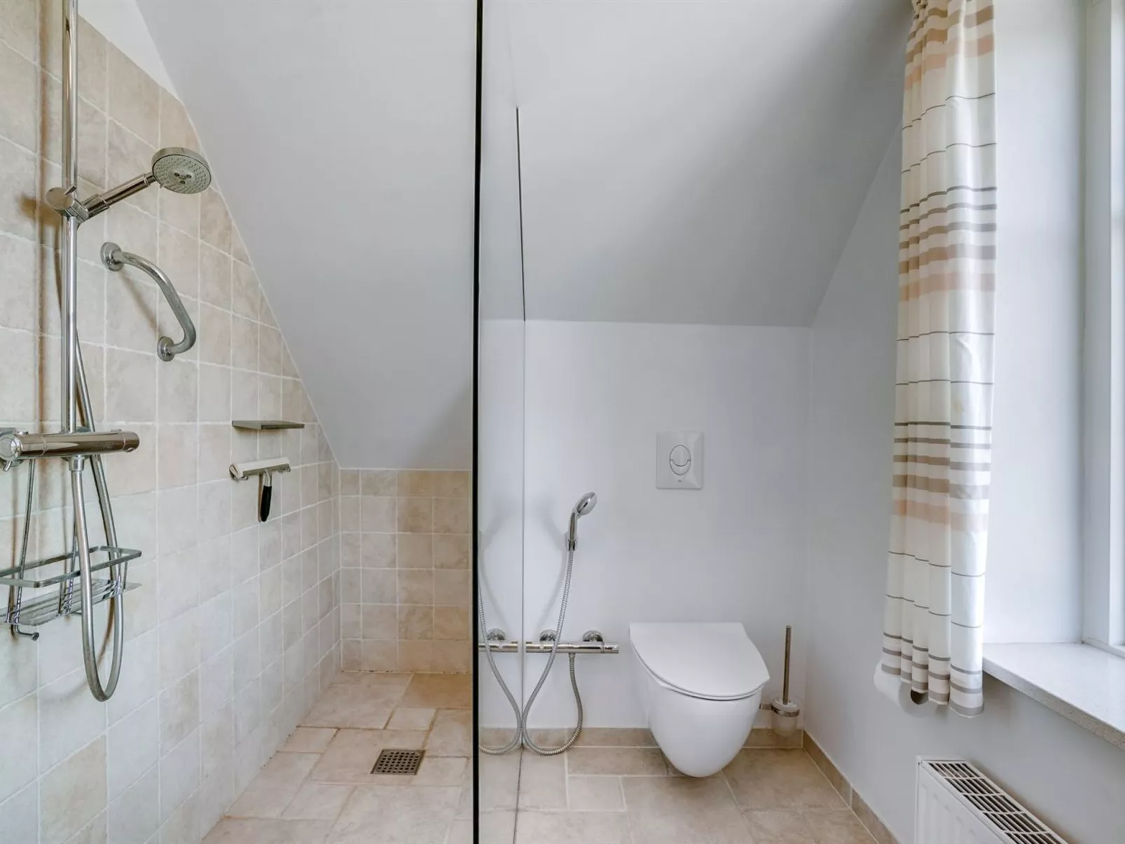 "Jeppe" - 50m to the fjord-Inside