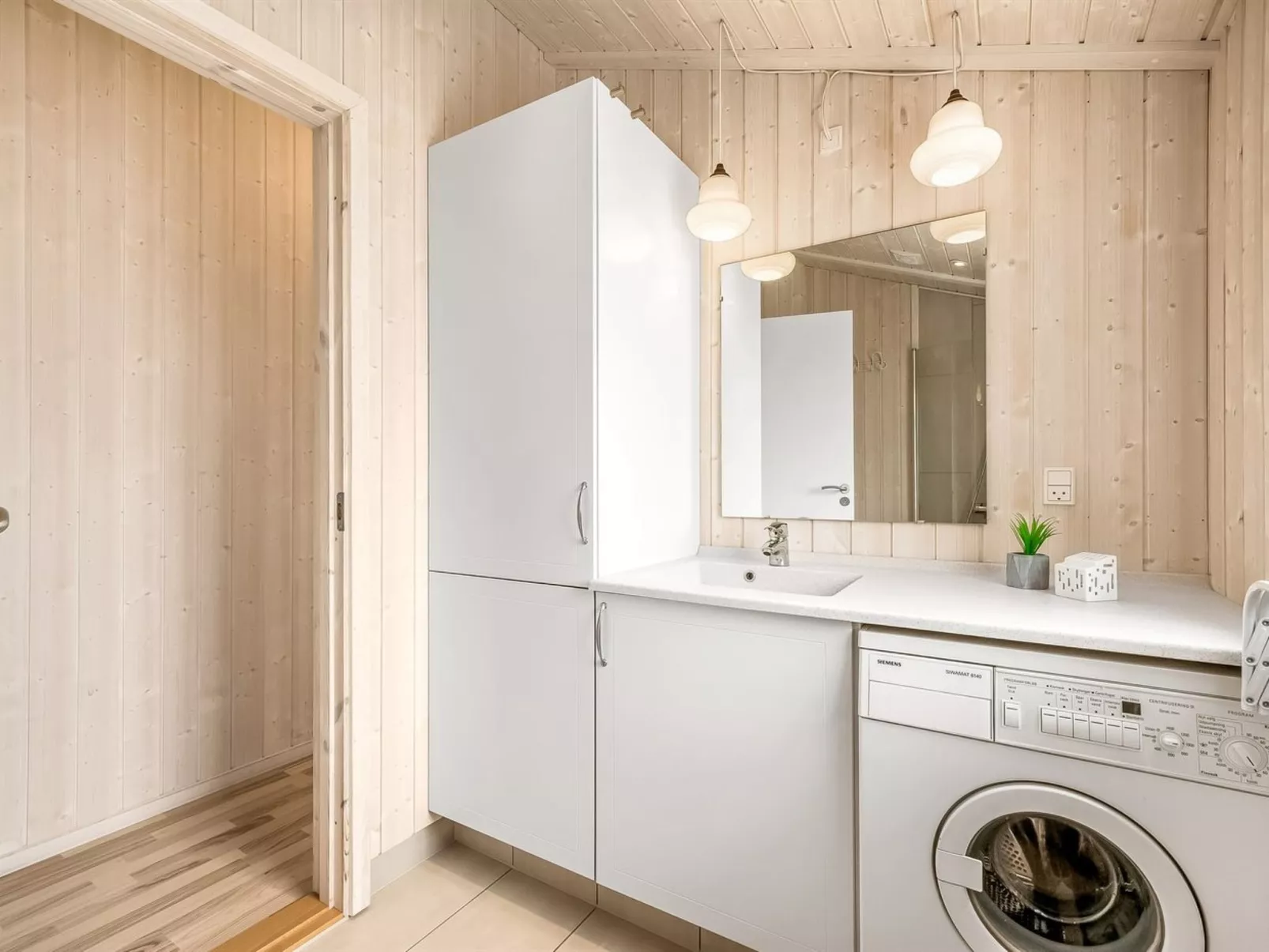 "Tanna" - 330m to the fjord-Inside