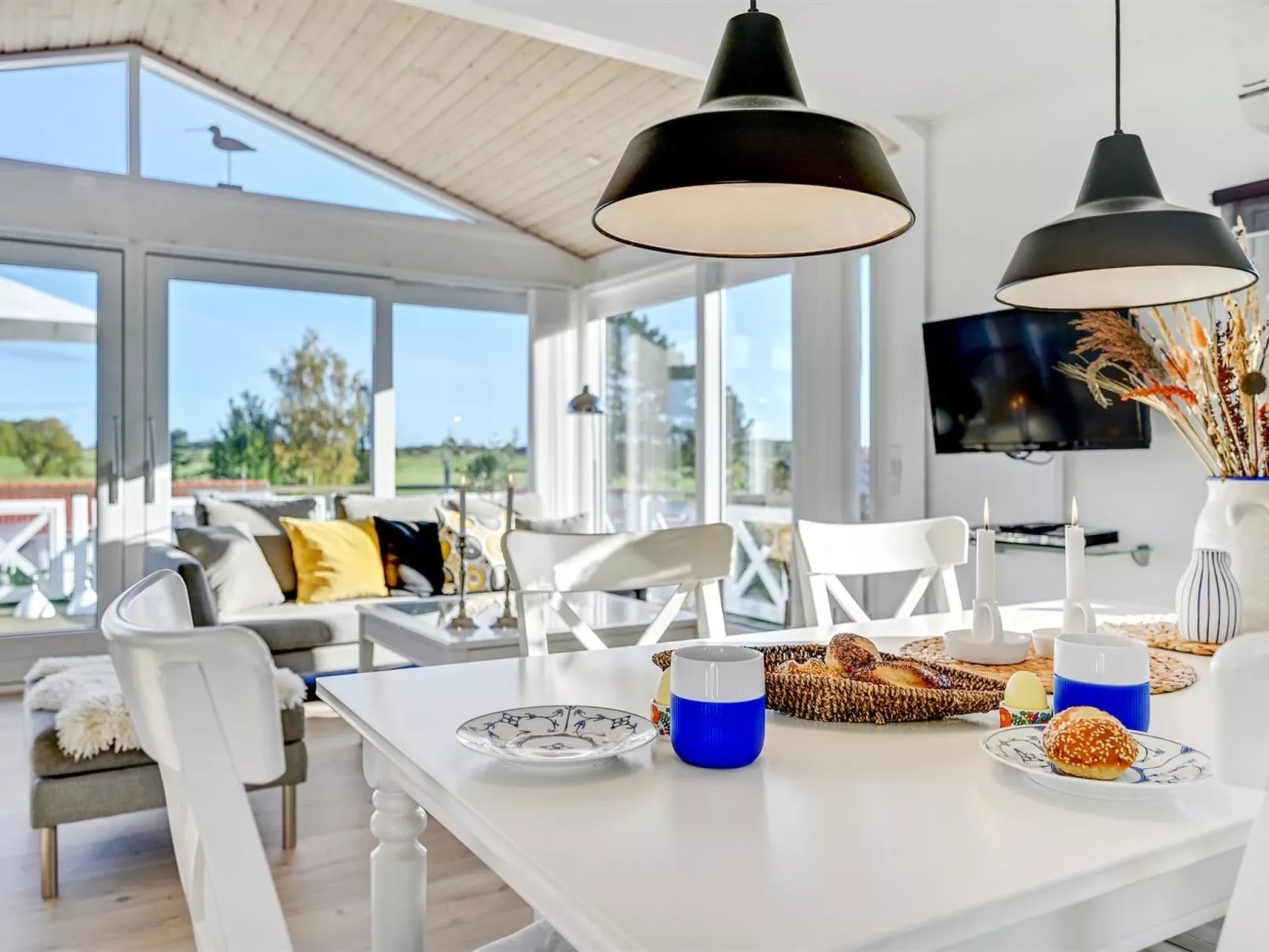 "Elfrede" - 600m from the sea-Drinnen