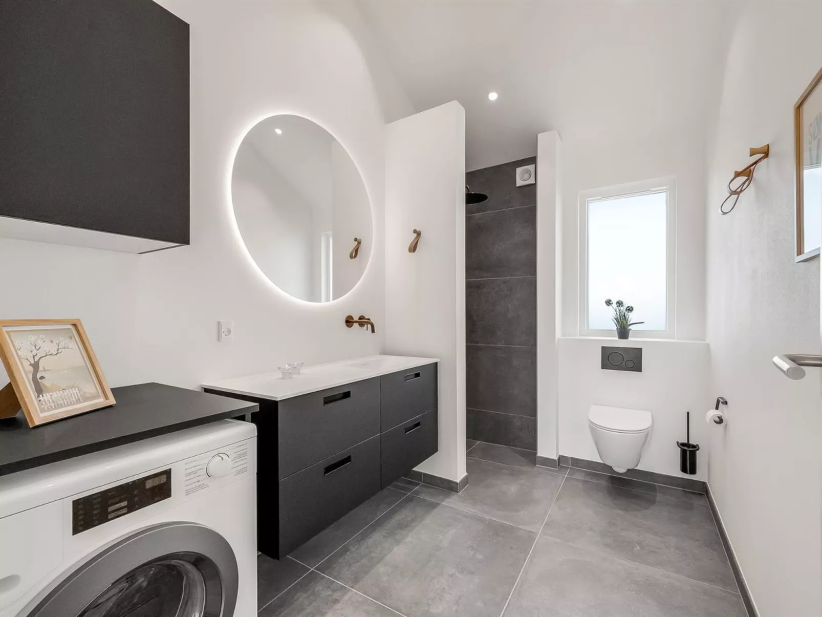 "Maximiliane" -  from the sea-Dedans