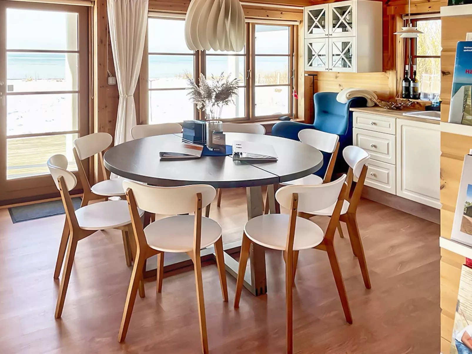 "Stacie" - 10m from the sea-Drinnen