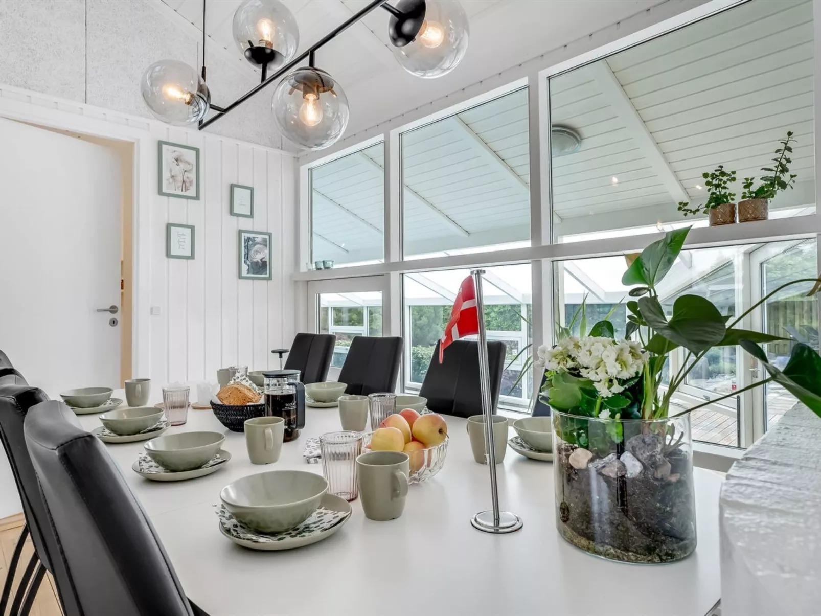 "Ellie" - 700m from the sea-Inside