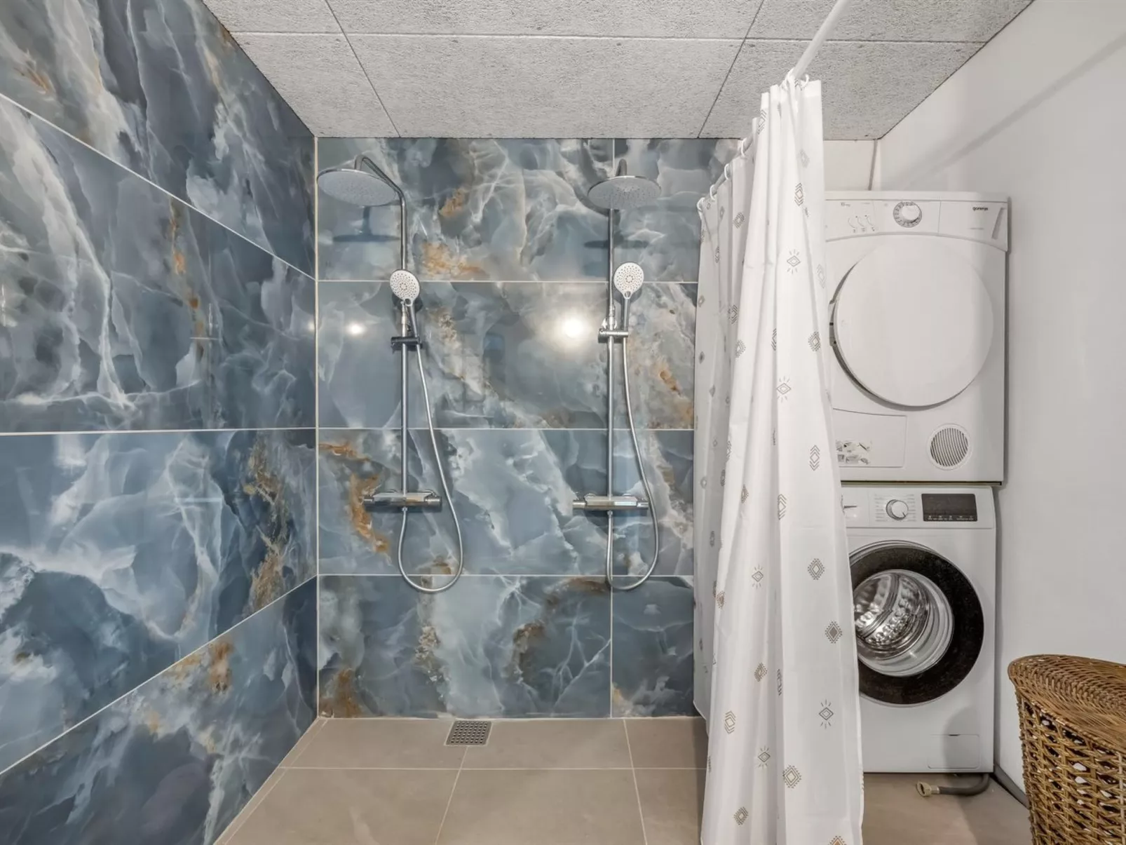 "Ødmar" - 4km to the fjord-Inside