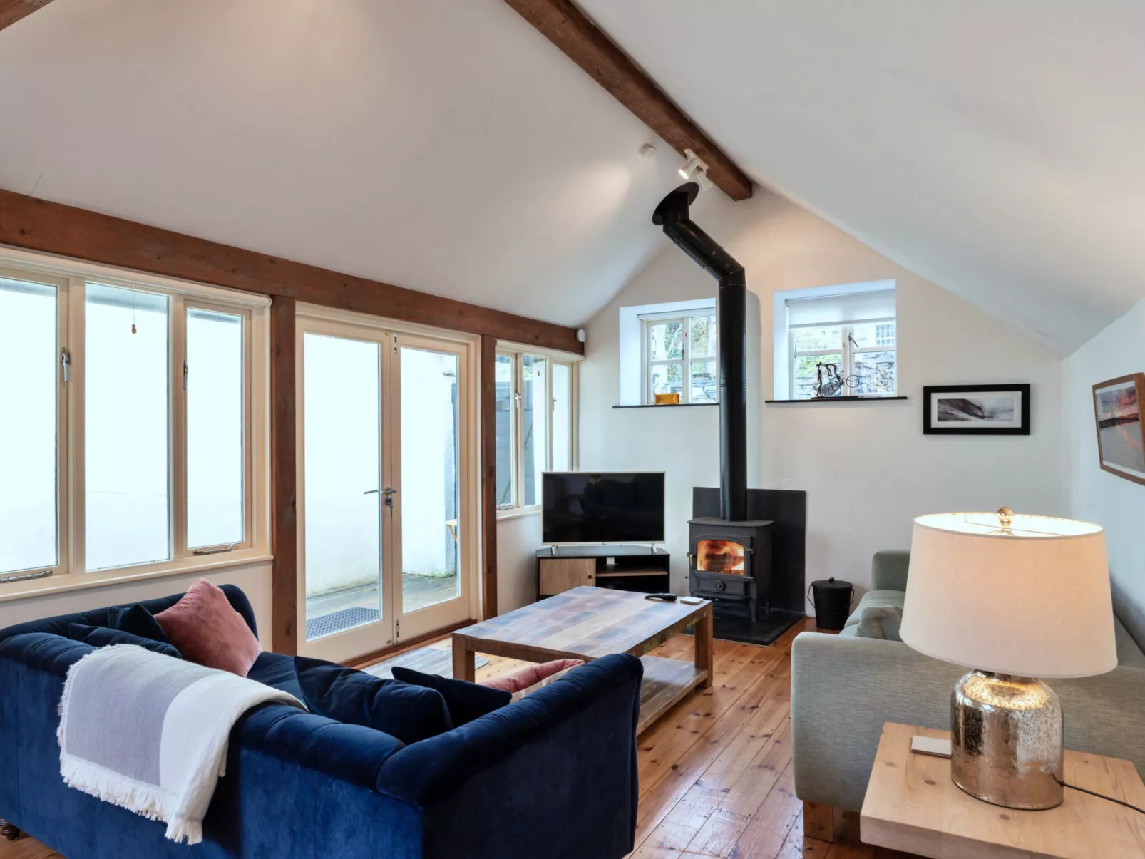 The Old Store-Dedans