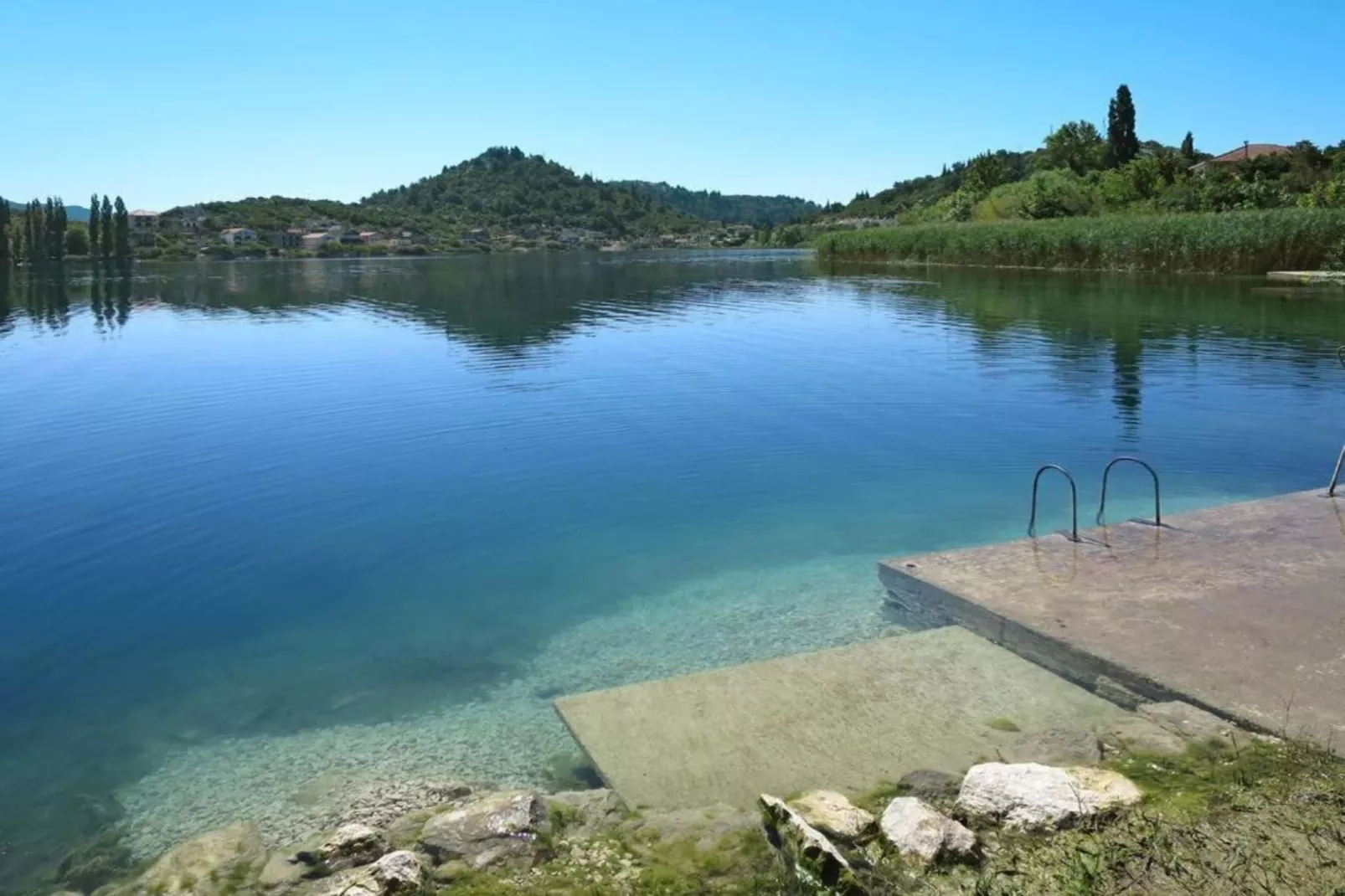 One-Bedroom Apartment With Lake View-Aussicht