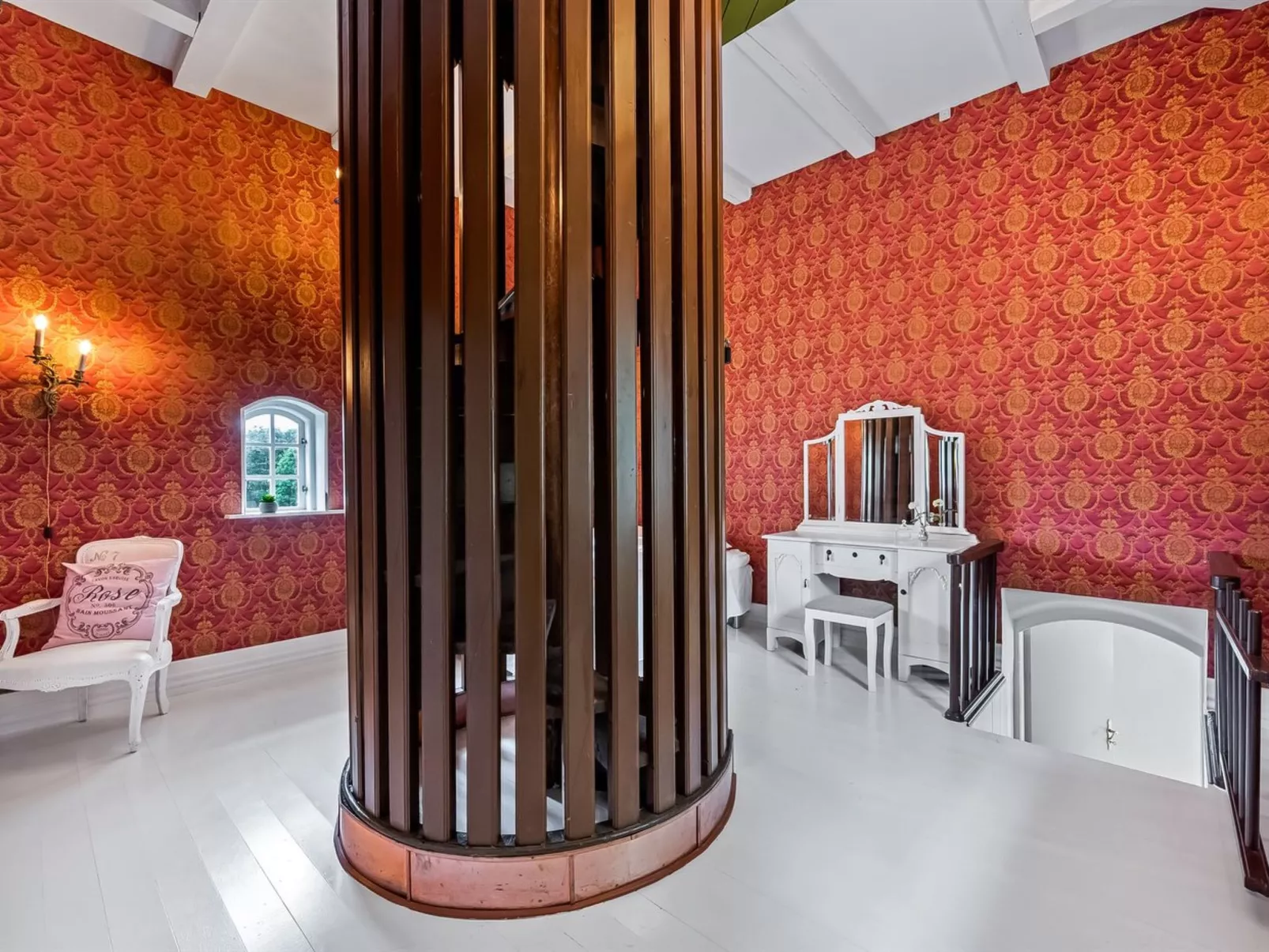 "Edine" - 4.5km from the sea-Inside