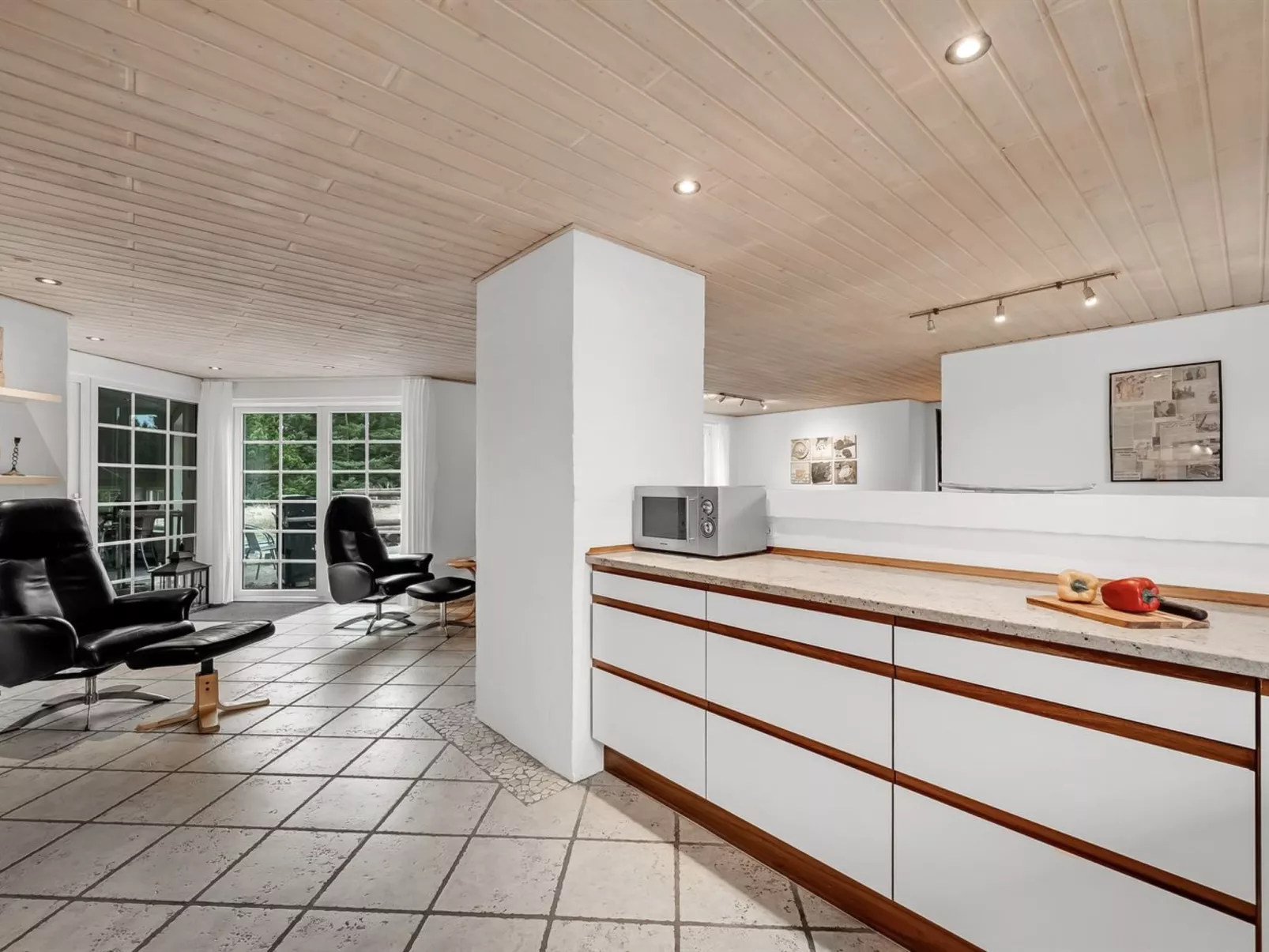 "Seppo" - 900m from the sea-Drinnen