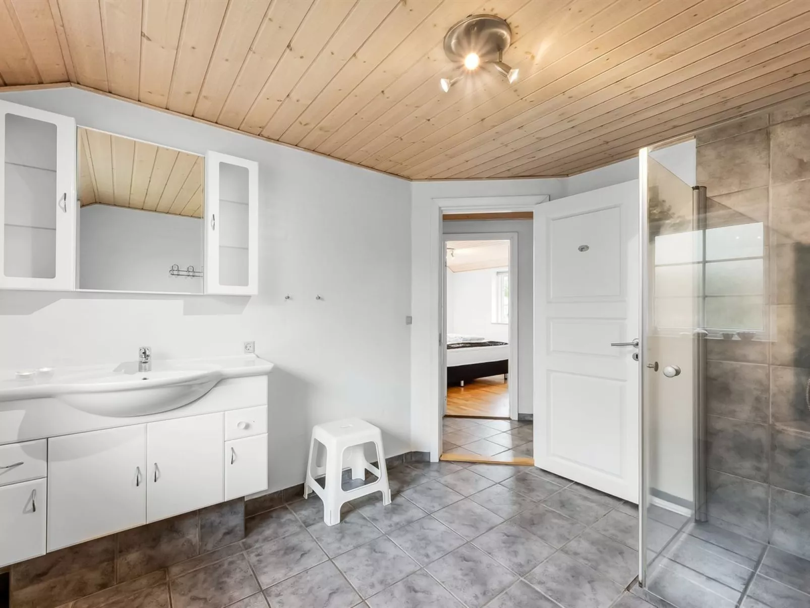 "Benthe" -  from the sea-Inside