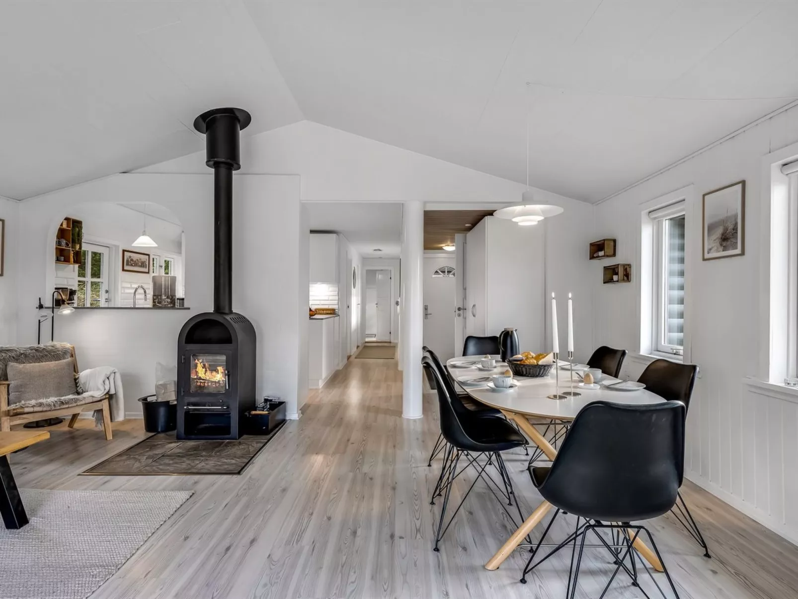 "Aila" - 1.4km from the sea-Drinnen