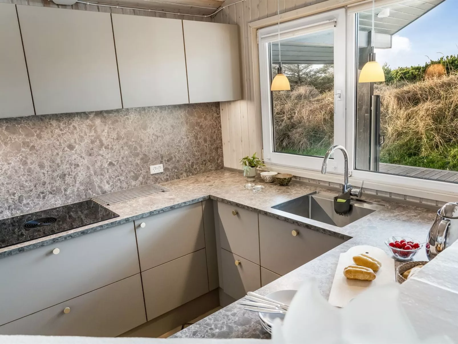 "Alrune" - 800m from the sea-Drinnen