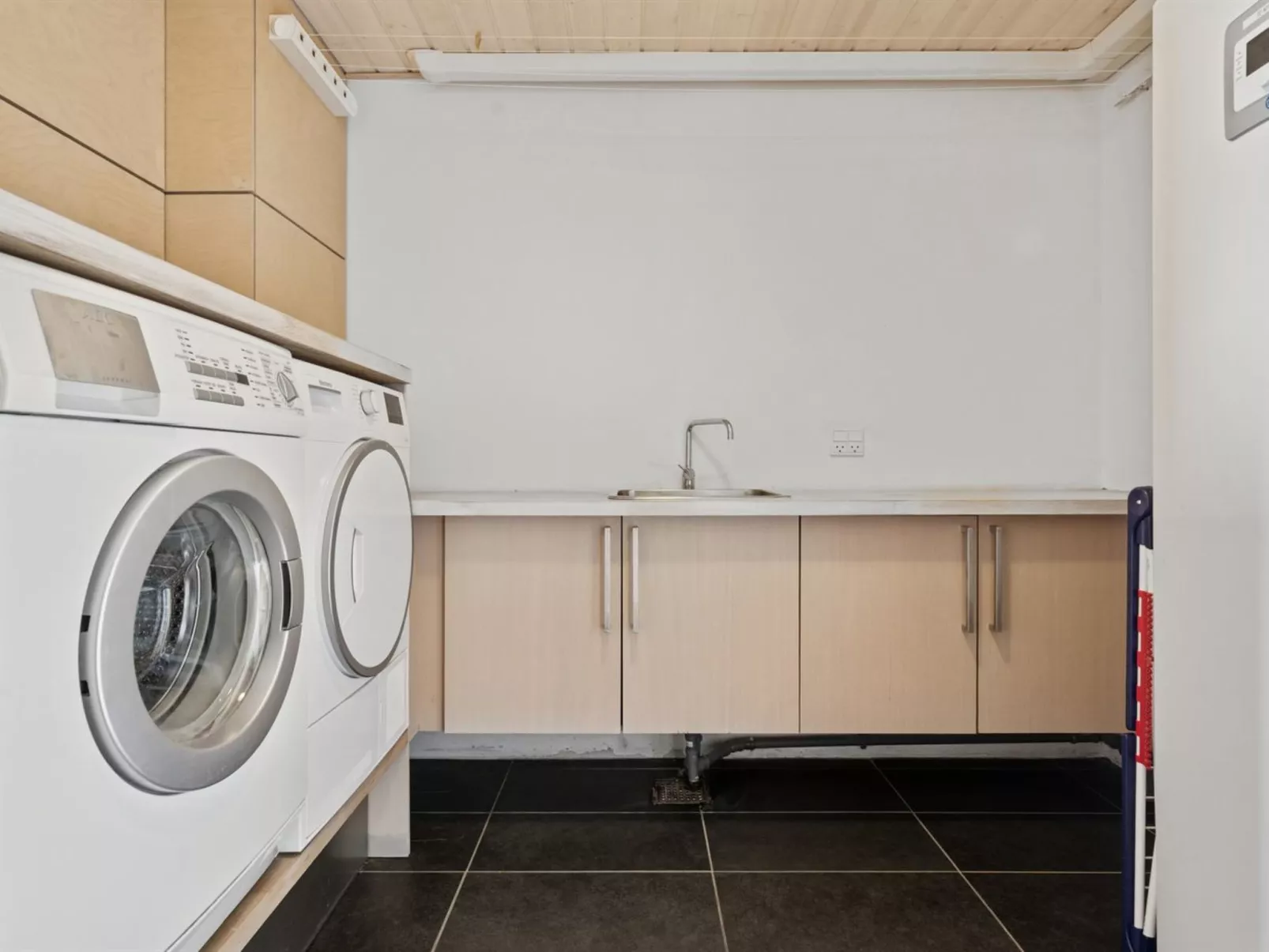 "Harka" - 100m to the fjord-Dedans