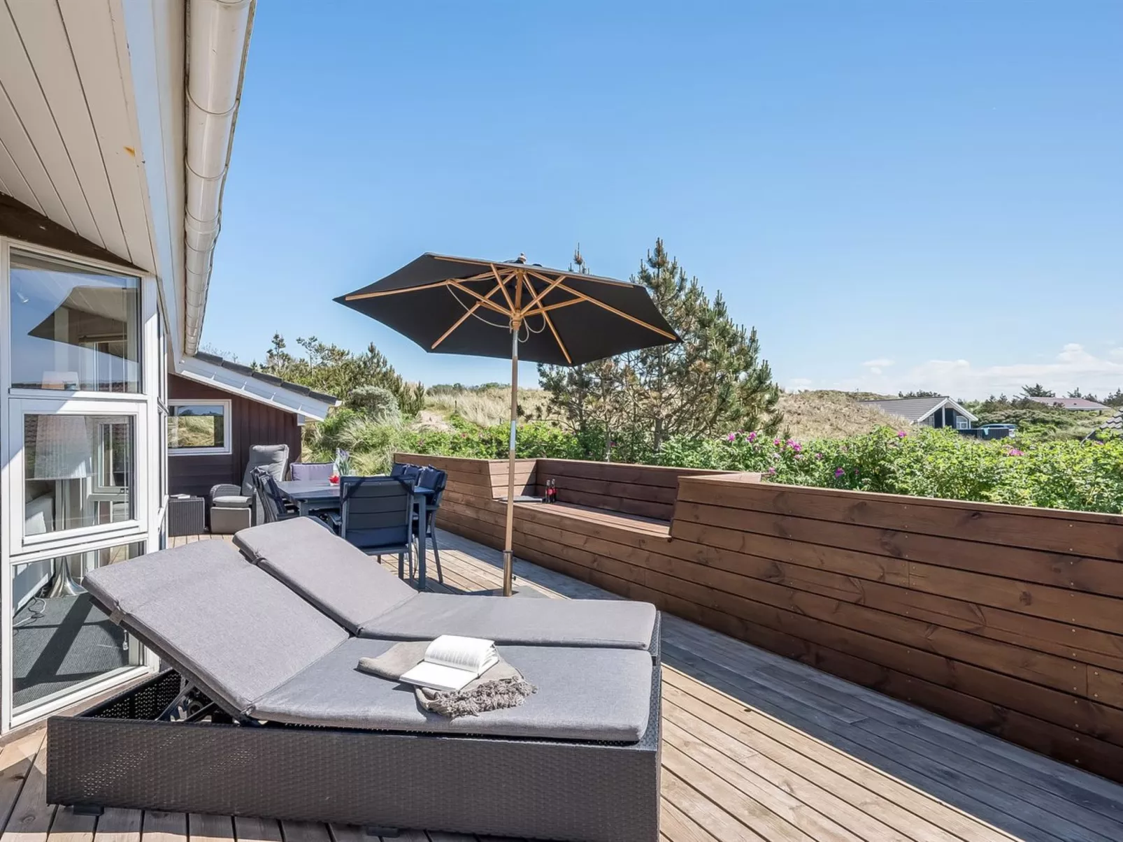 "Aurore" - 700m from the sea-Draußen