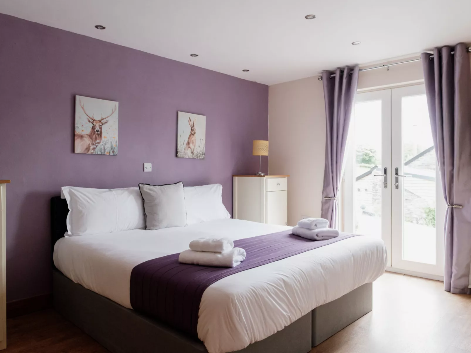 The Welsh Barn-Dedans