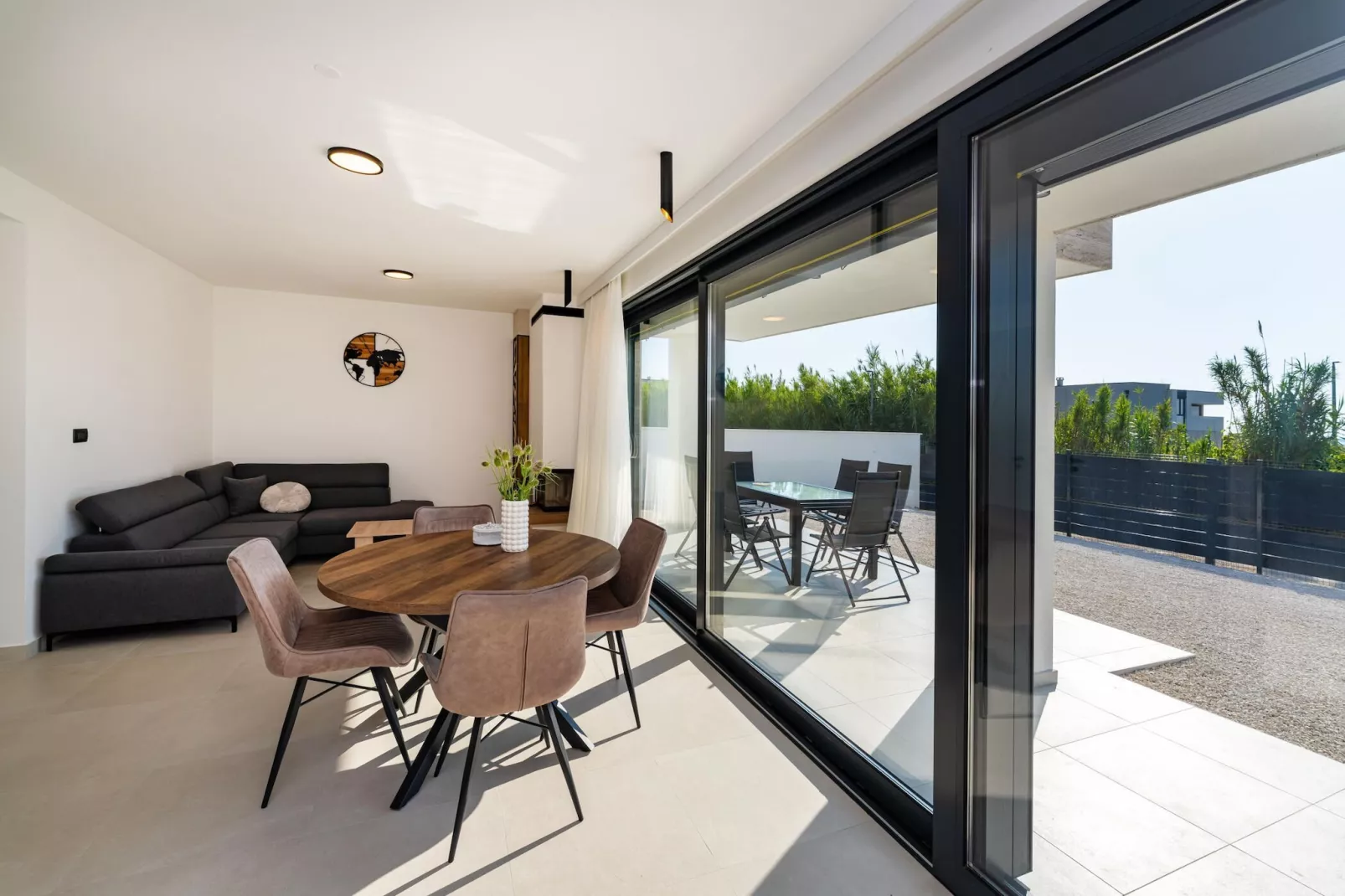 Beach apartment LaMag-Salle à manger