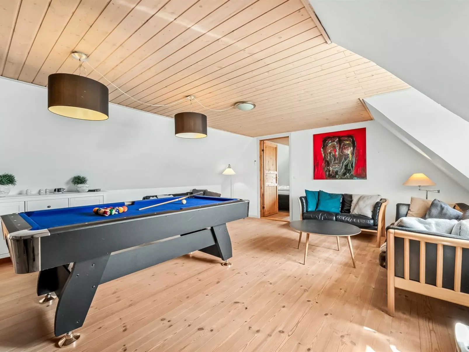 "Urte" -  from the sea-Inside