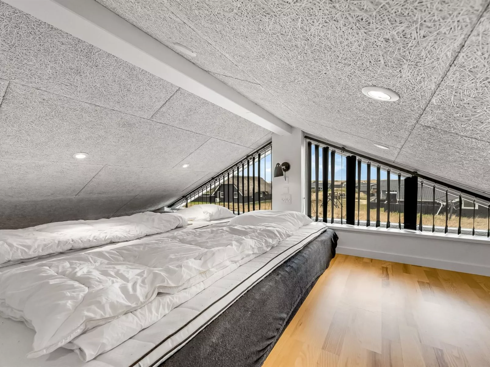 "Ennie" -  from the sea-Inside