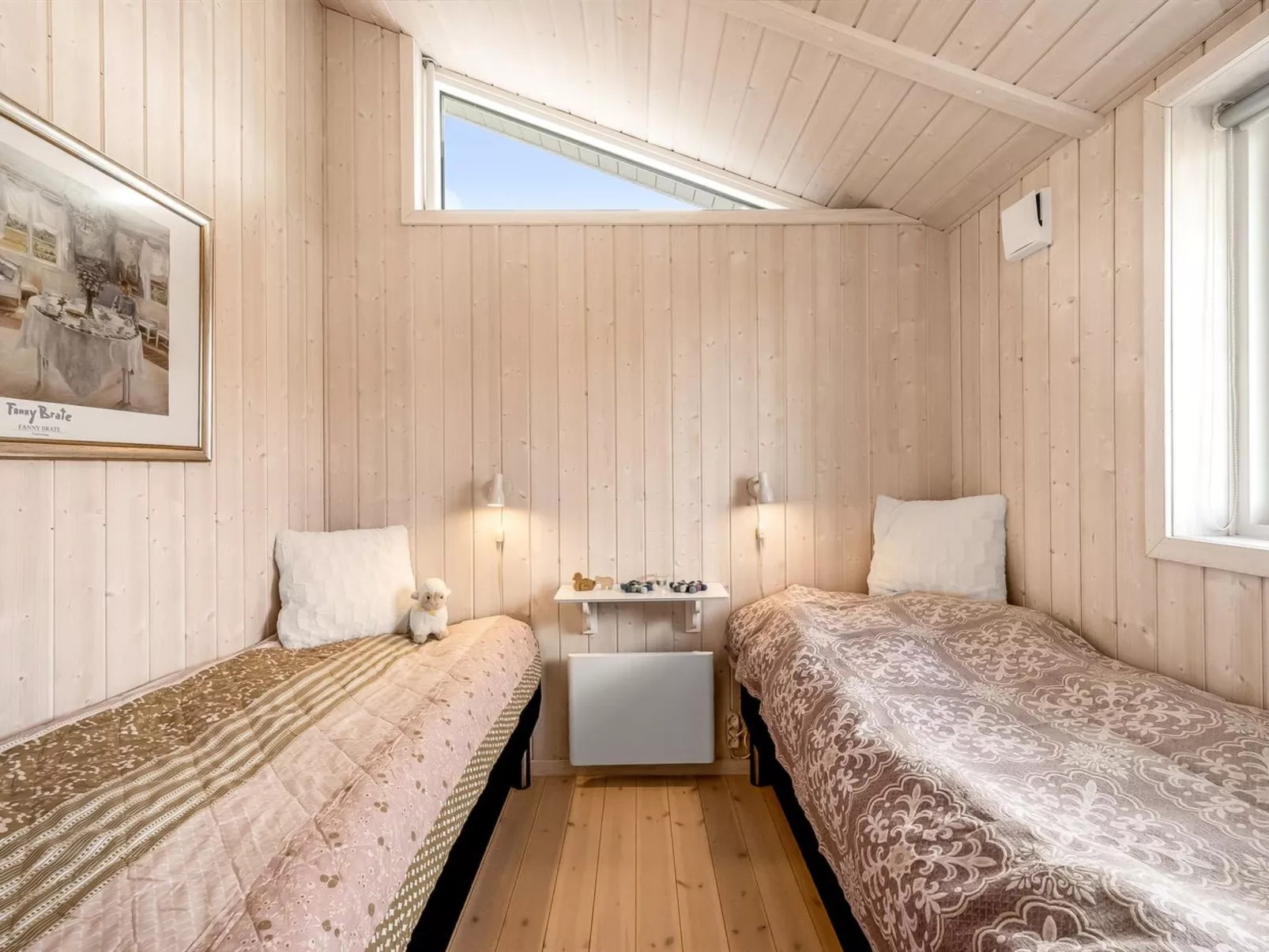 "Tanna" - 330m to the fjord-Inside