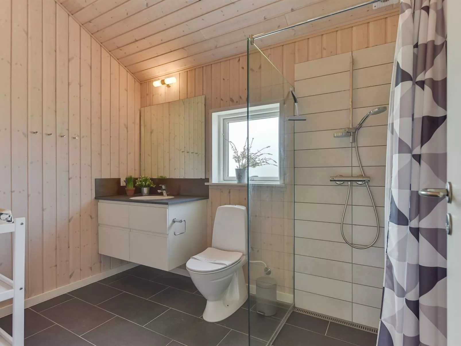 "Iorund" - 550m from the sea-Drinnen