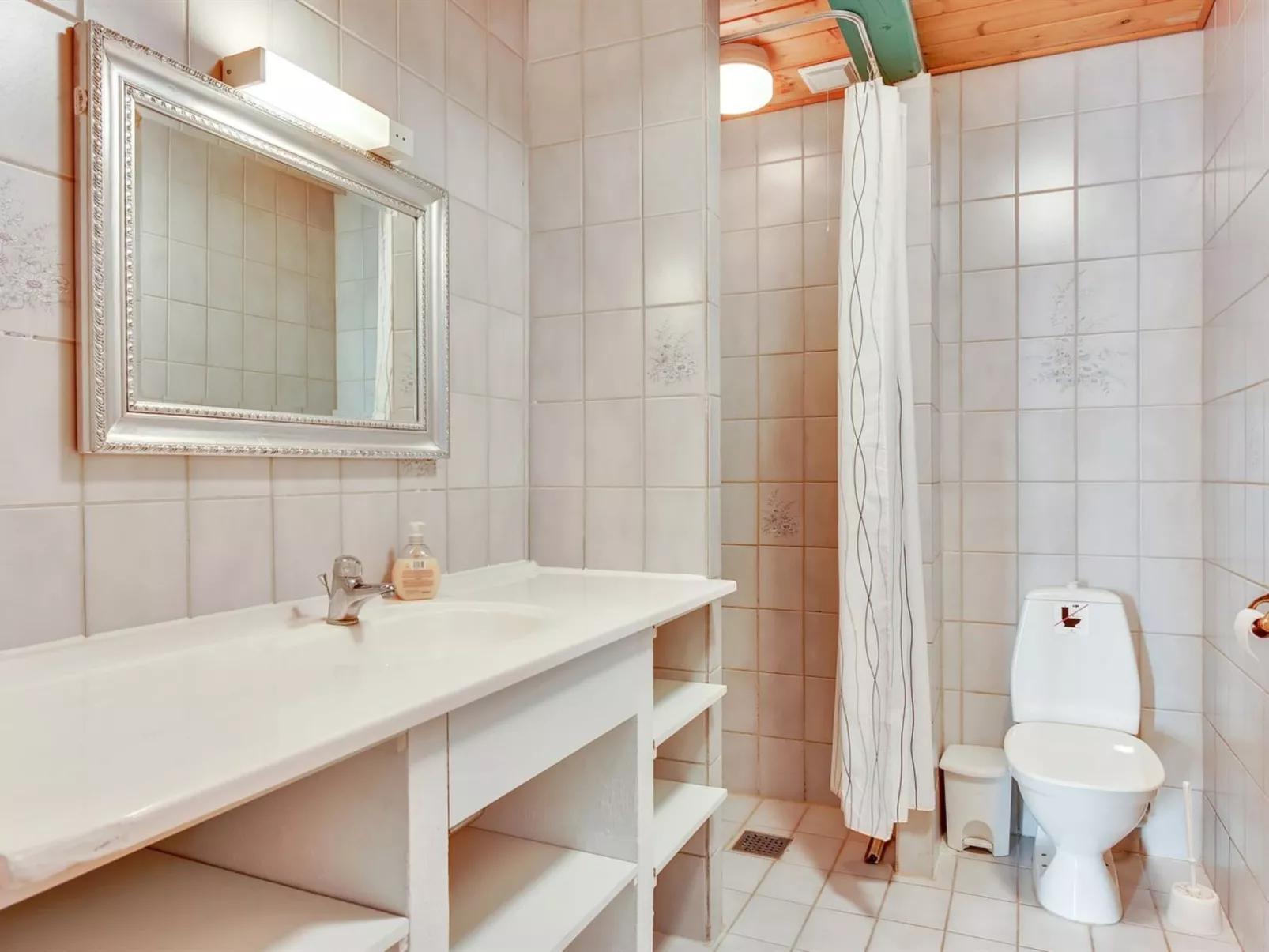 "Tilla" - 600m from the sea-Drinnen