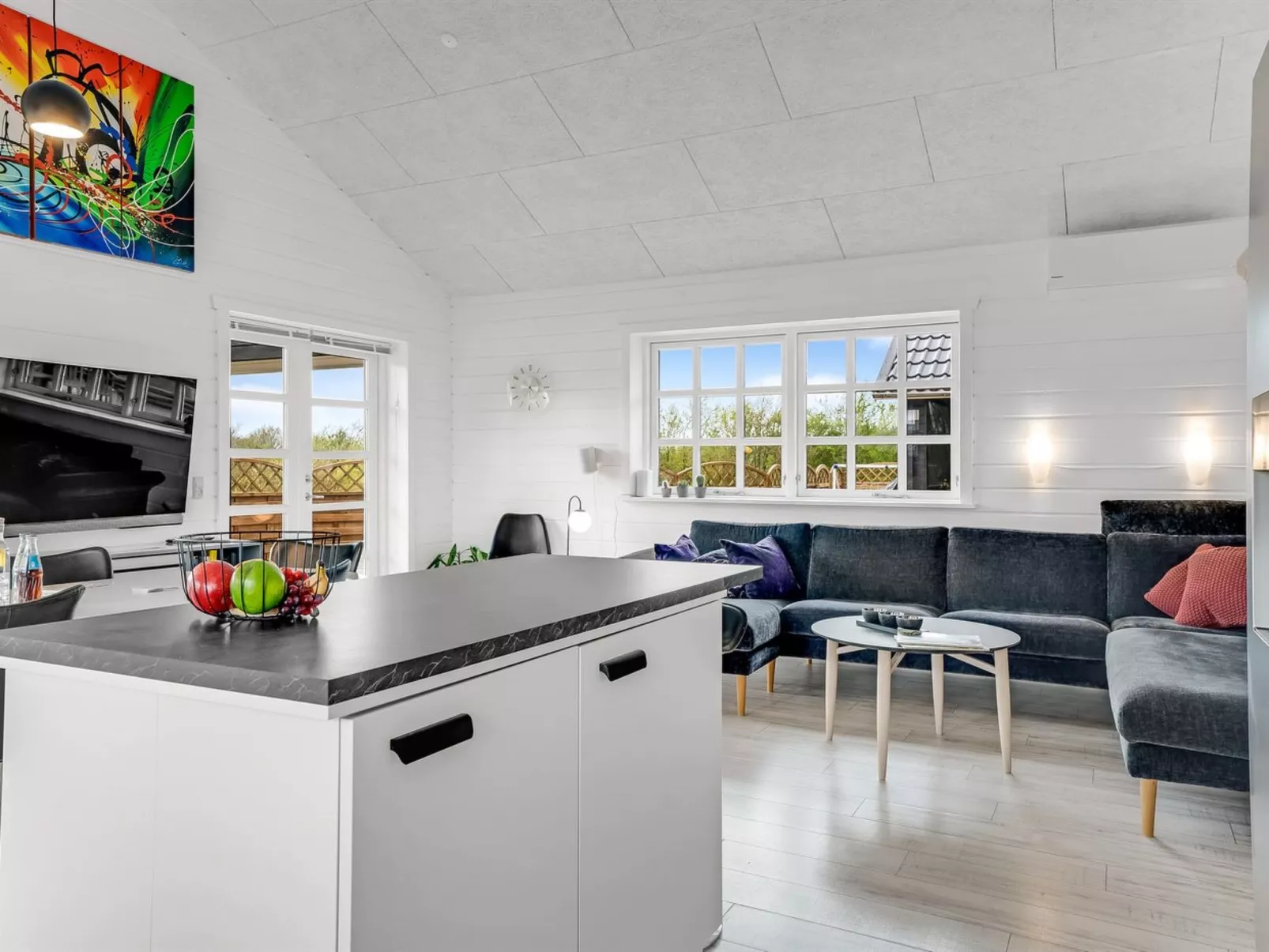 "Gizella" - 500m to the fjord-Inside