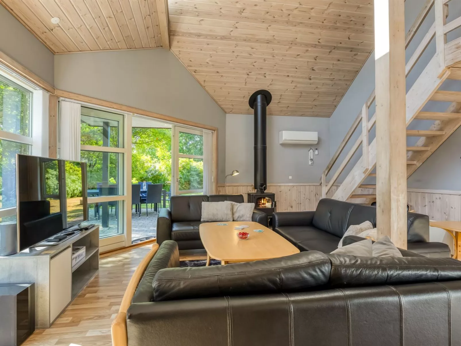 "Hristijan" - 4.8km from the sea-Inside