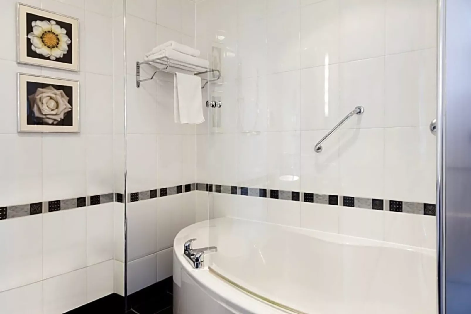 Junior Suite-Bathroom