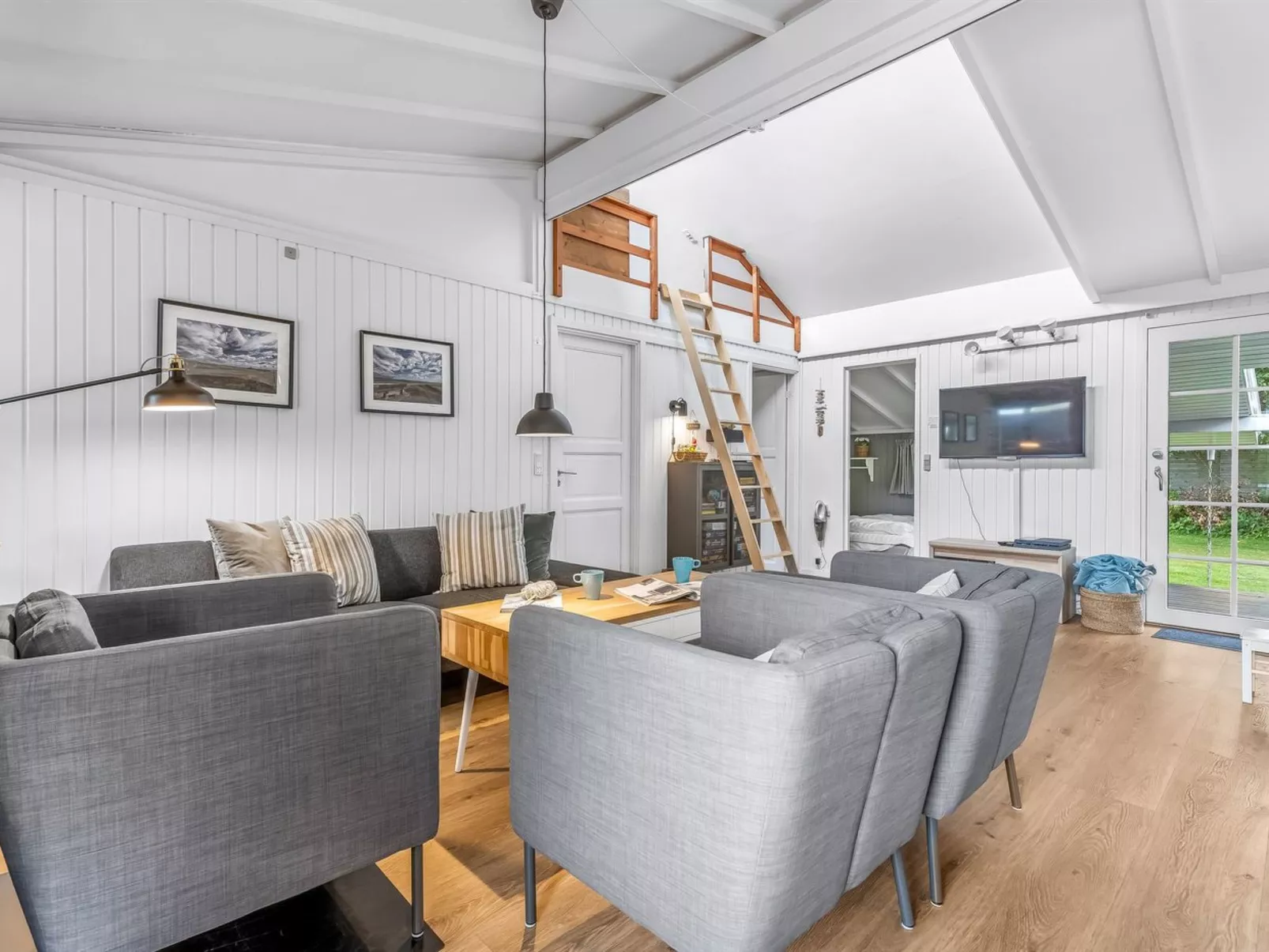 "Effy" - 600m from the sea-Drinnen