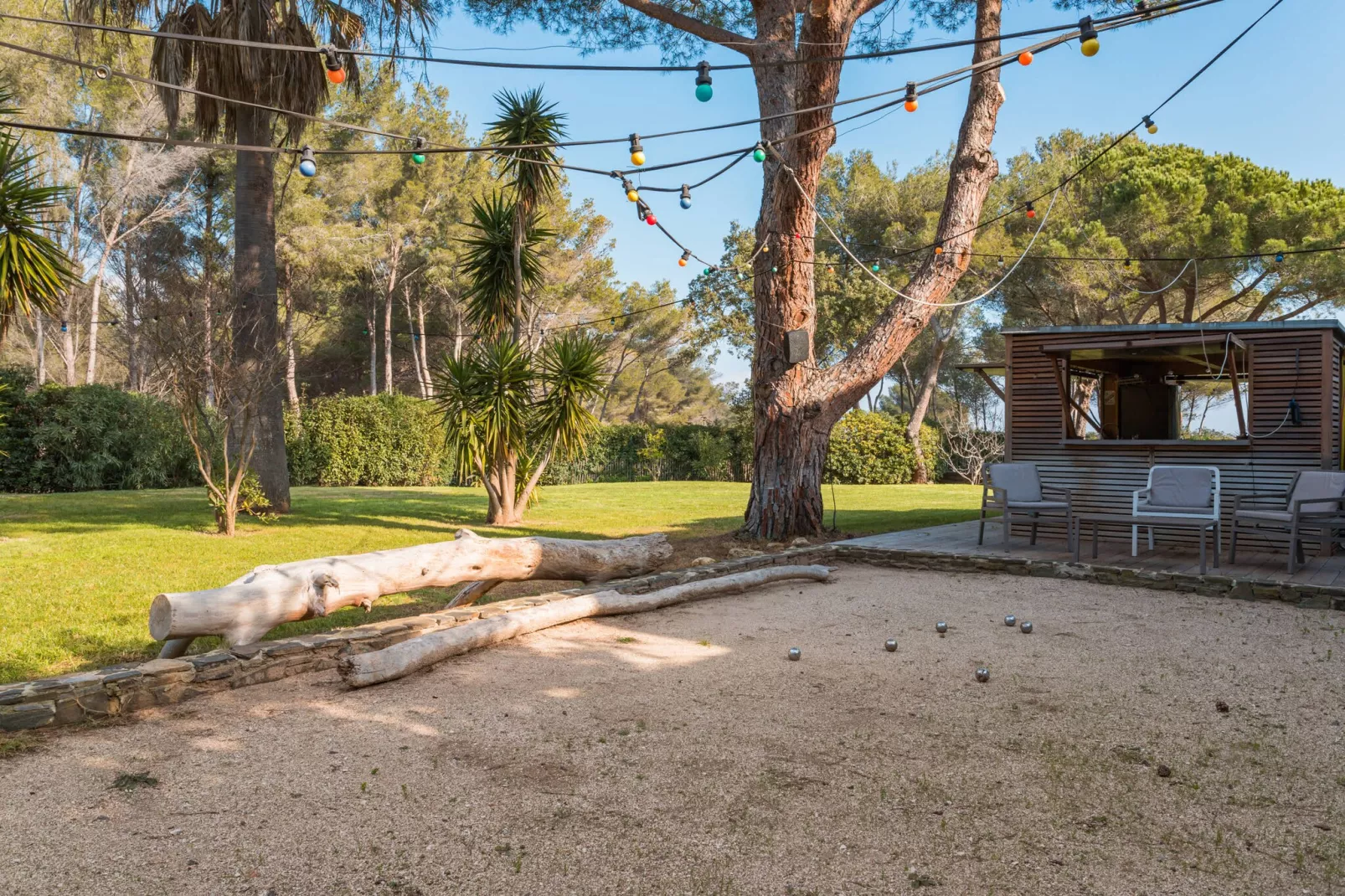 Villa Ephelele-Garten Sommer