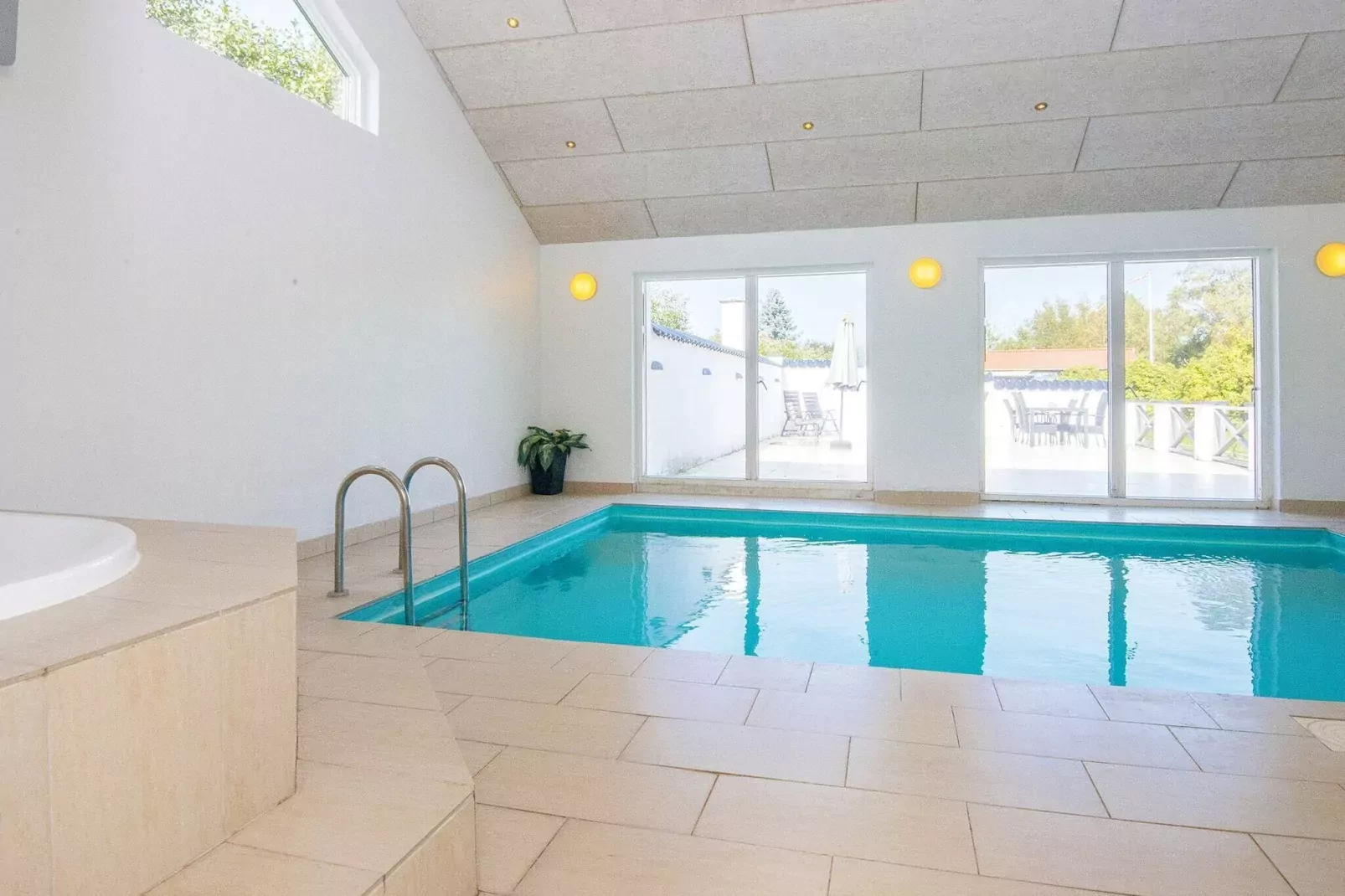 10 person holiday home in Grenaa-By Traum-Pool