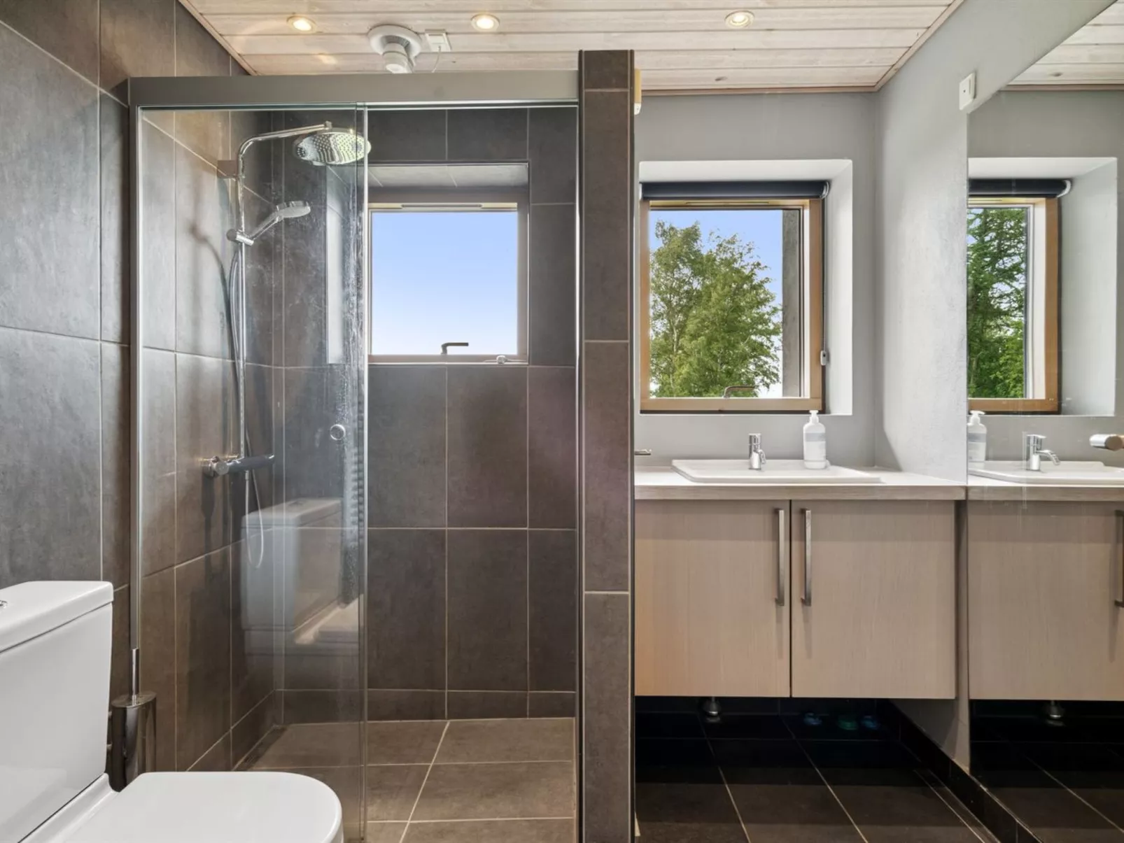 "Harka" - 100m to the fjord-Dedans