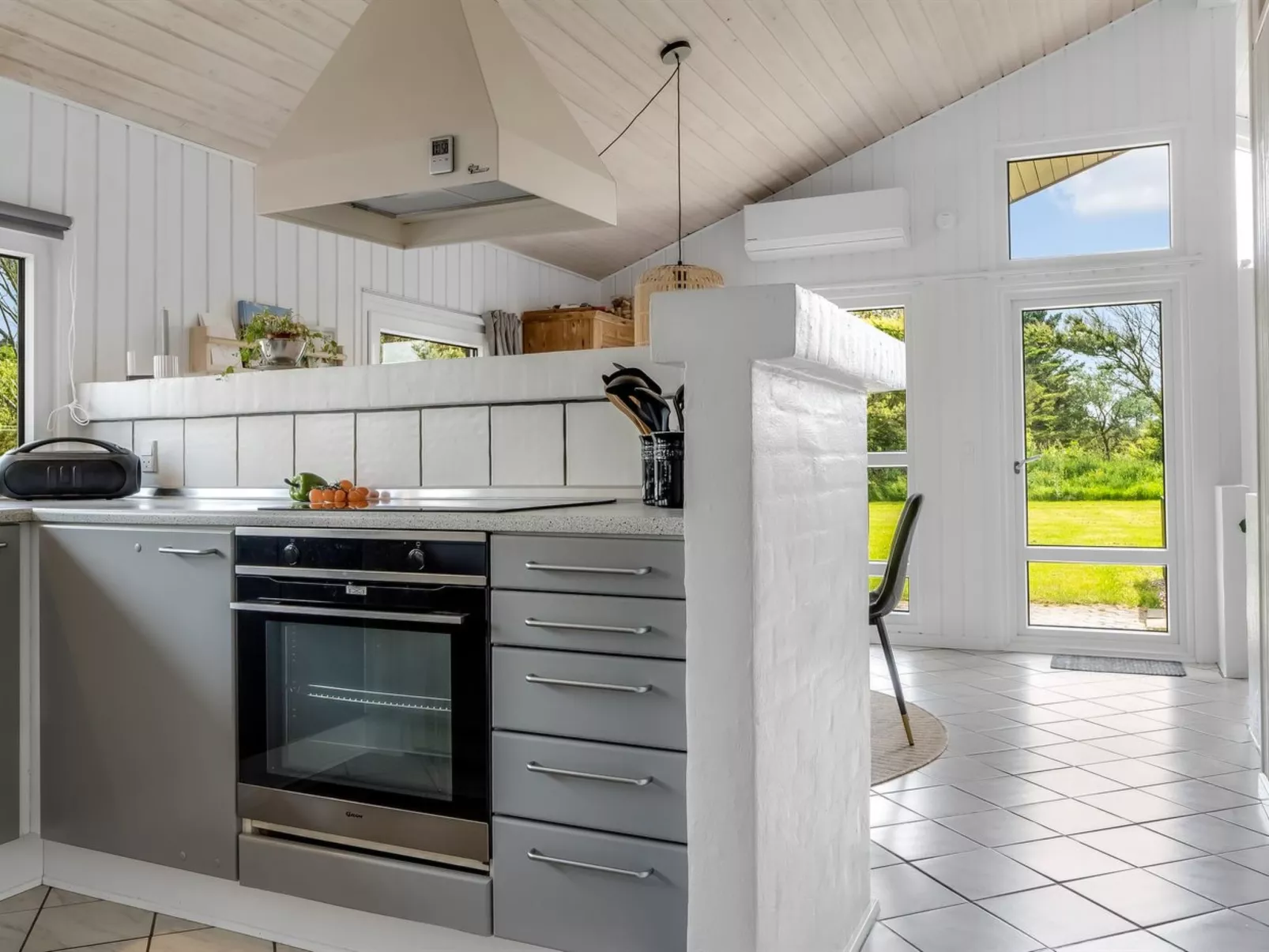 "Apelone" - 800m from the sea-Inside