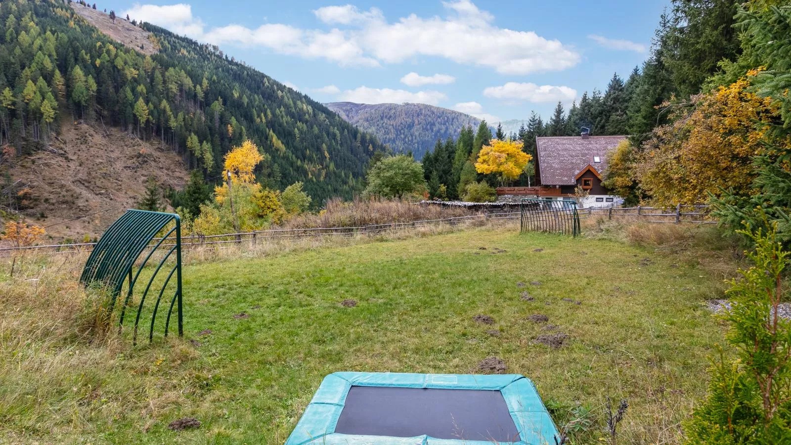 Carmaliva-Gardens in summer