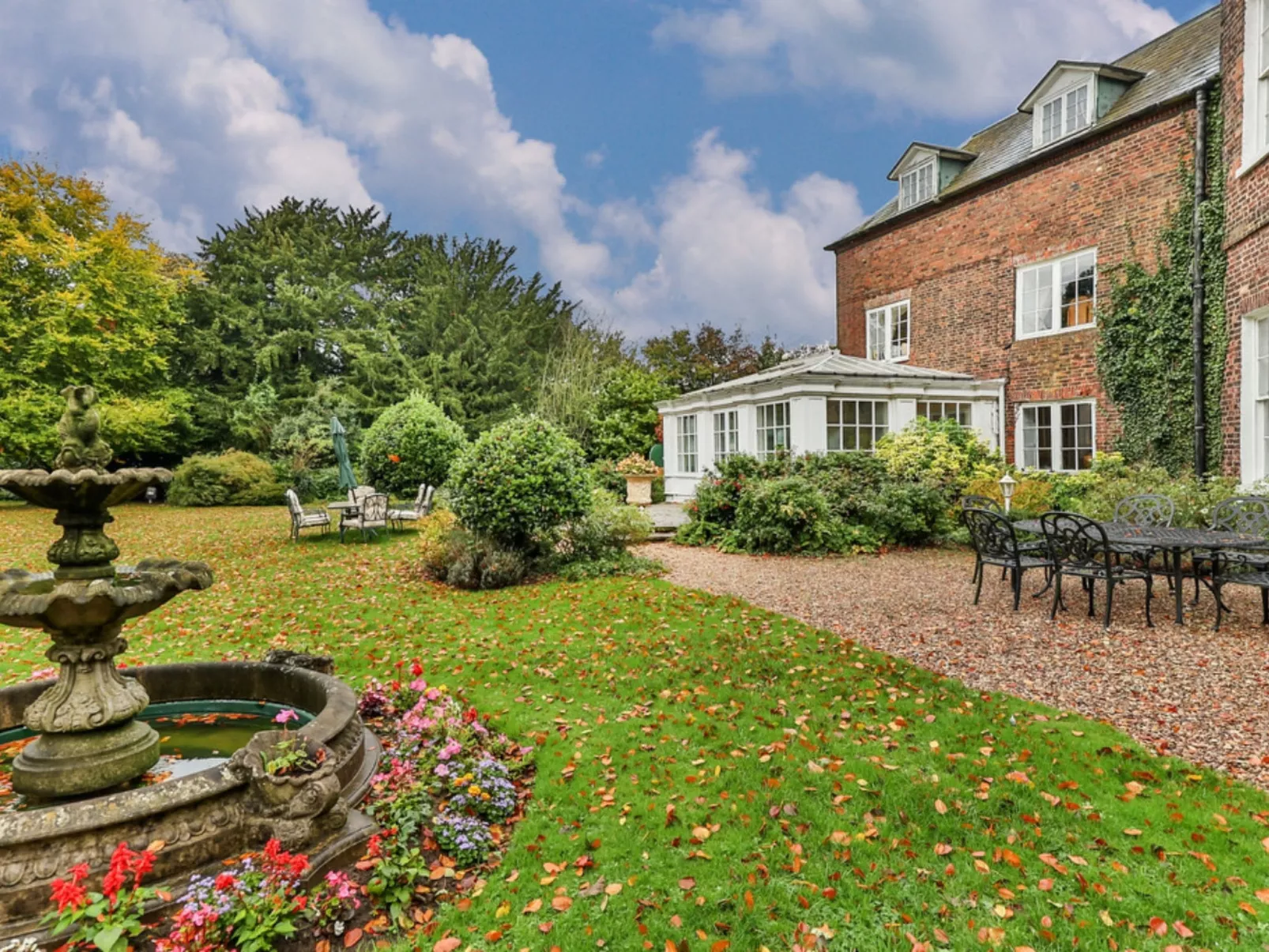 Walcot Hall-Draußen